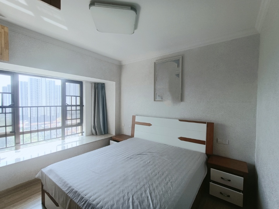 碧桂园  3室2厅2卫   1700.00元/月室内图