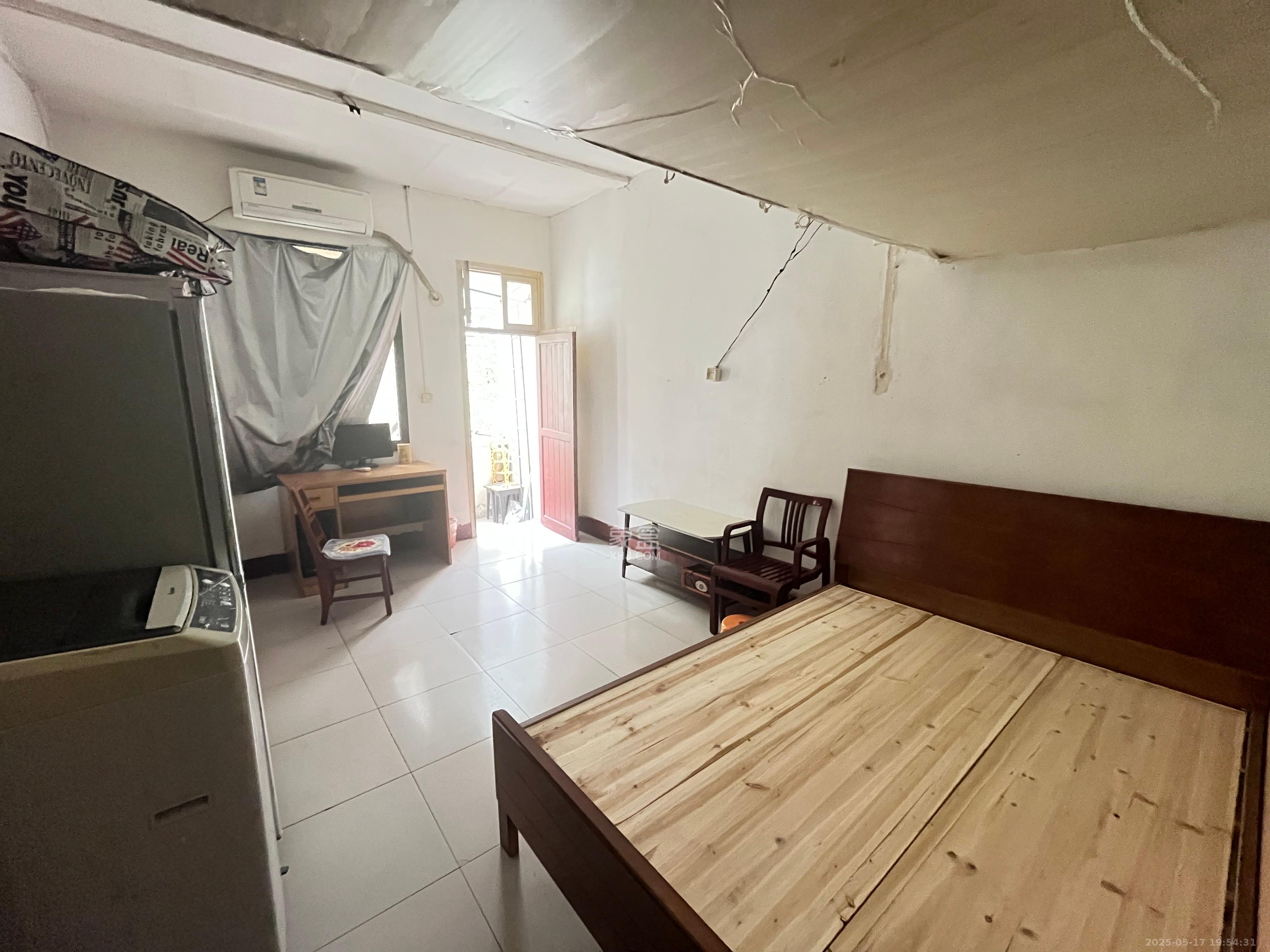 复兴街(陈家巷)散盘 1室1厅0卫 650.0元/月 复兴街(陈家巷)散盘 1室1厅0卫 650.0元/月室内图