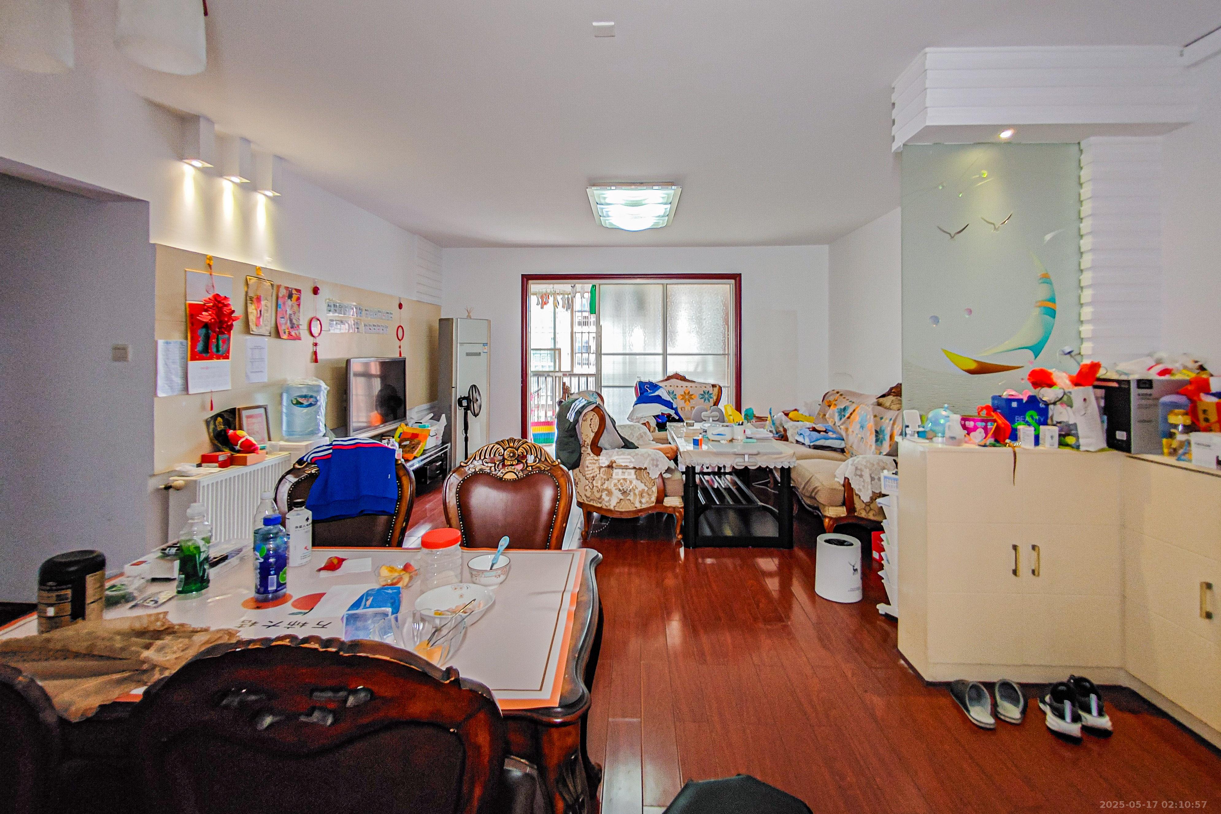 中天枫景园 4室2厅2卫 310.0万 中天枫景园 4室2厅2卫 310.0万客厅