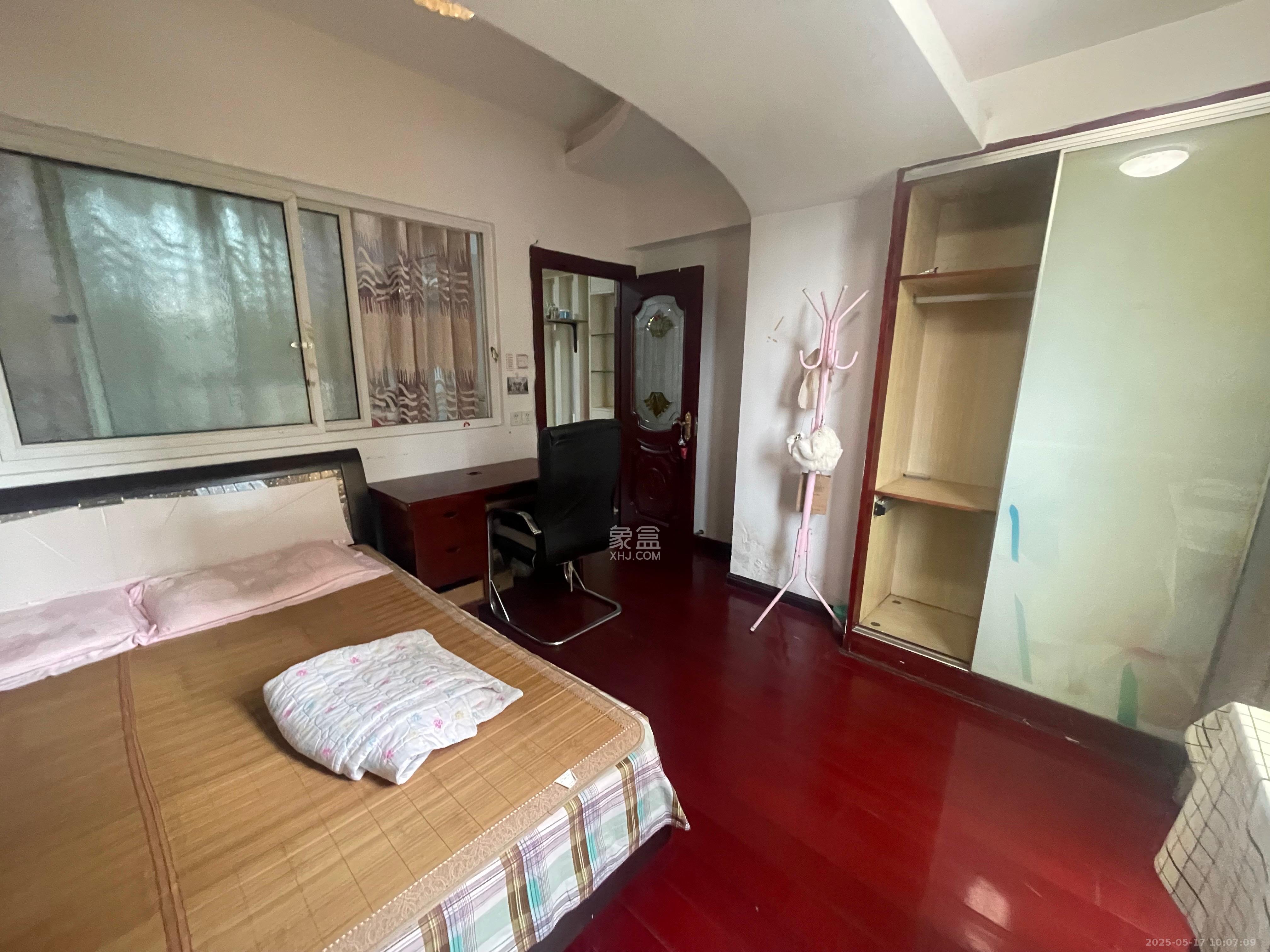 七彩丽都  1室1厅1卫   2000.00元/月室内图