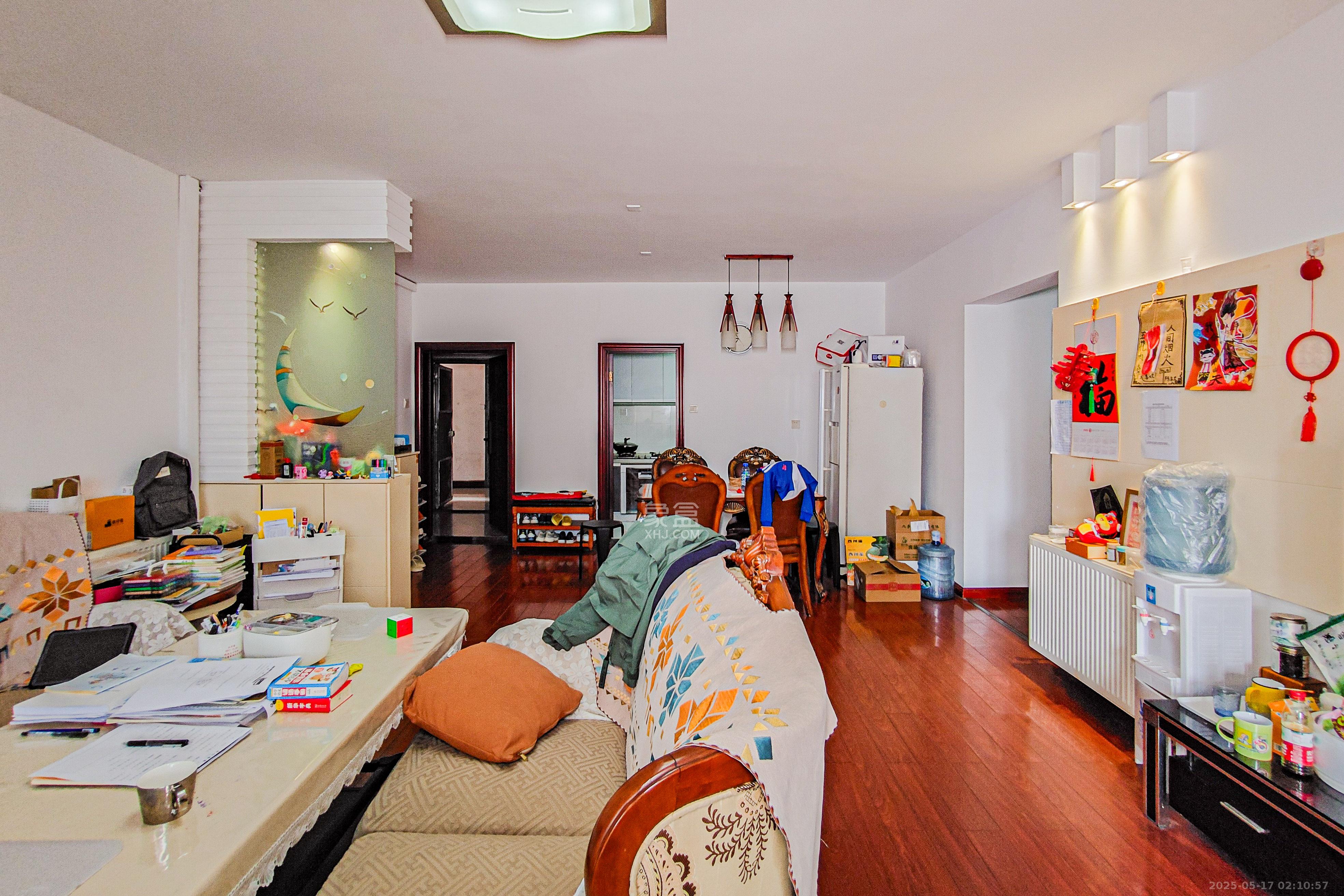 中天枫景园 4室2厅2卫 310.0万 中天枫景园 4室2厅2卫 310.0万客厅