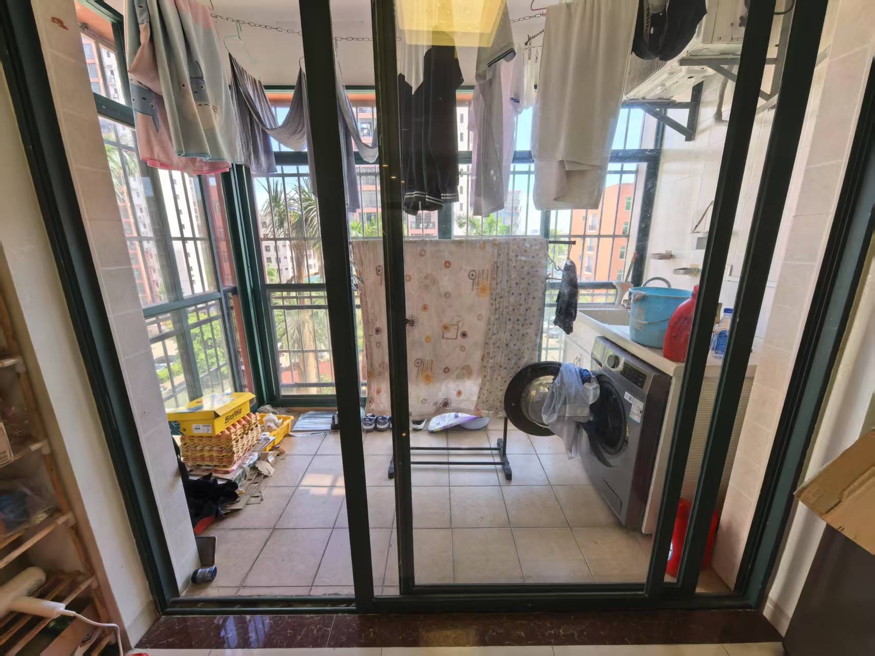 中景花园  1室1厅2卫    84.0万 中景花园  1室1厅2卫    84.0万客厅