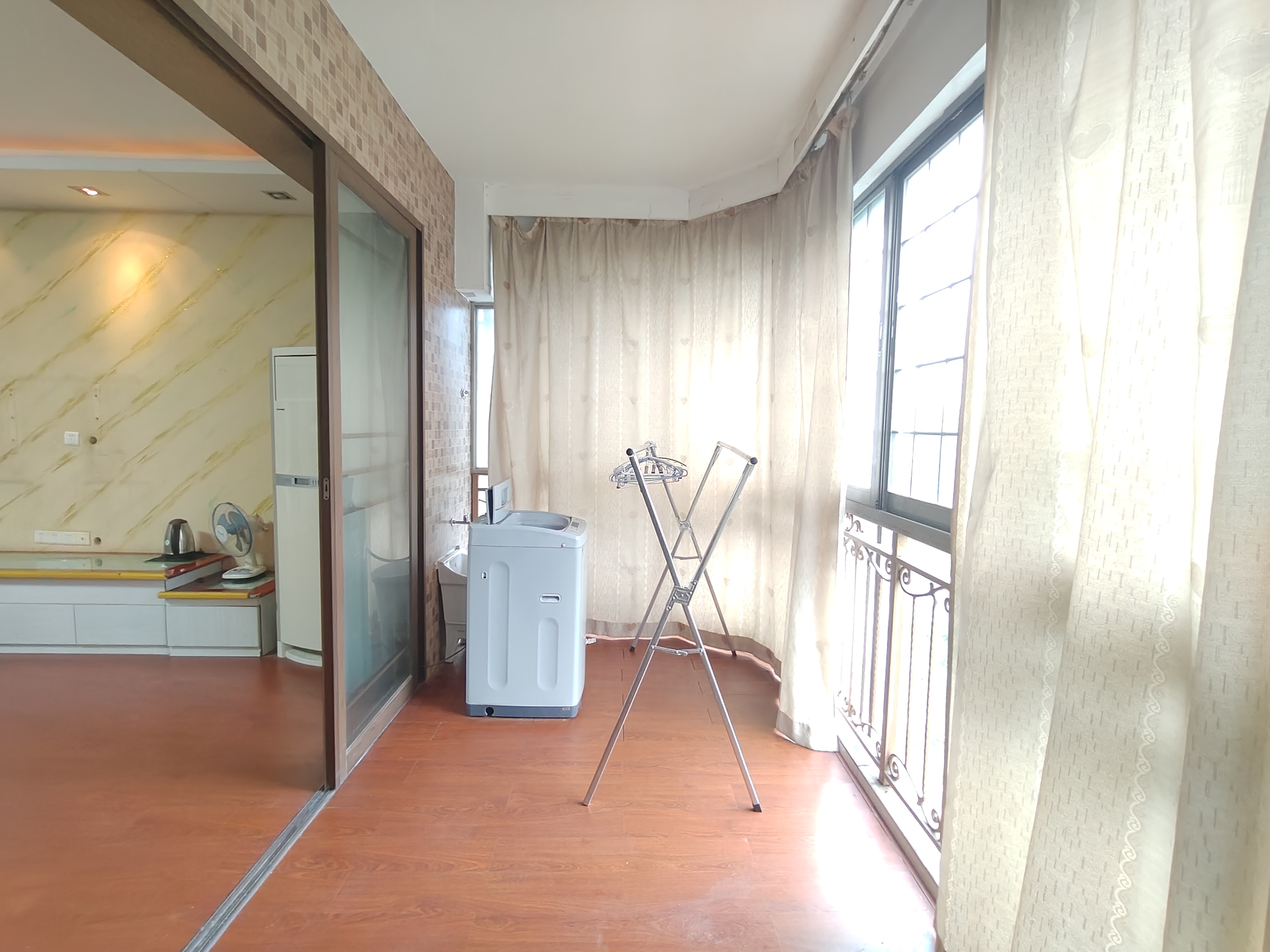 蒸湘世纪城 4室2厅2卫 1900.0元/月 蒸湘世纪城 4室2厅2卫 1900.0元/月室内图