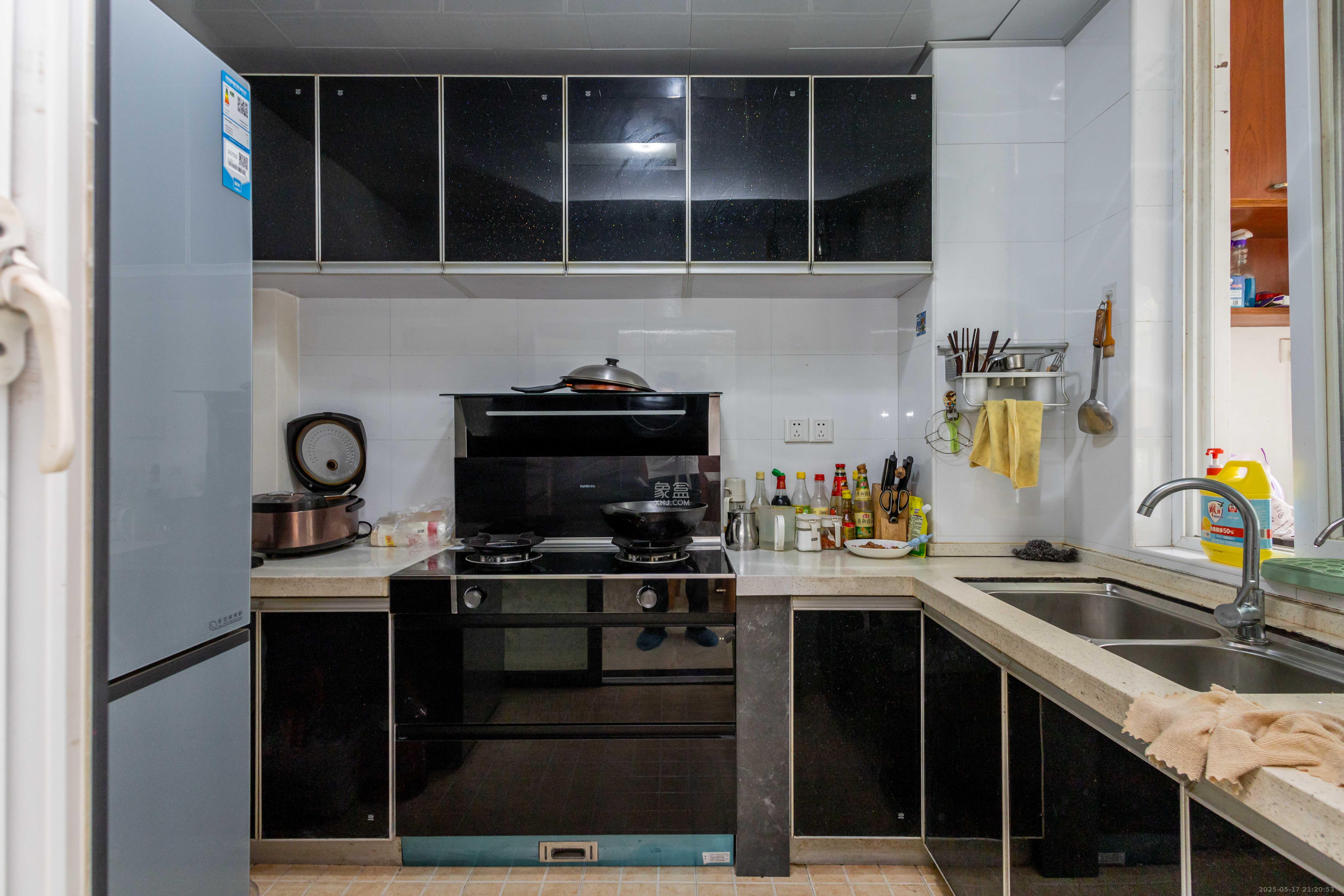 三景国际  3室2厅2卫    62.8万 三景国际  3室2厅2卫    62.8万厨房