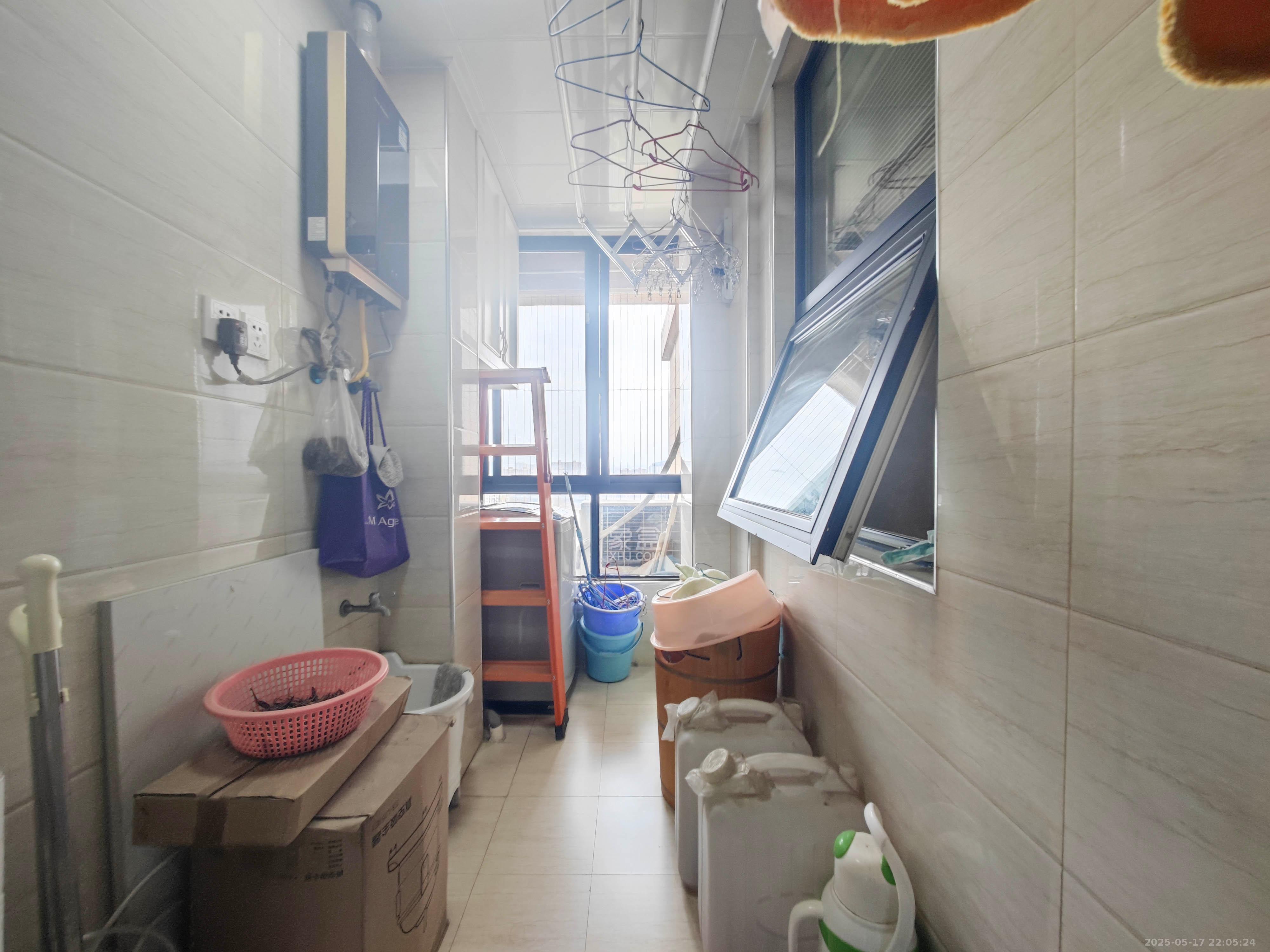 五矿万境水岸二期（五矿万境水岸和苑）  3室2厅1卫    158.0万阳台