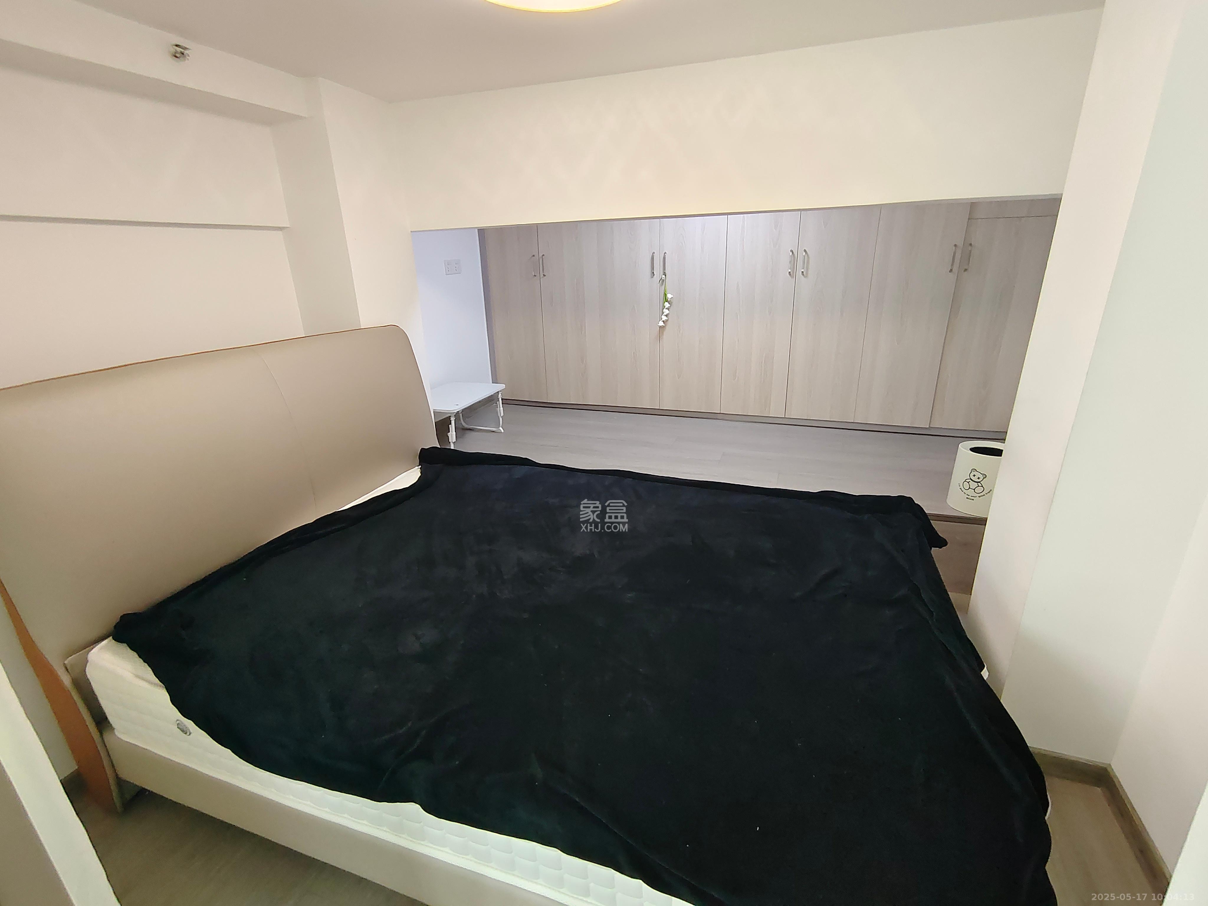 万润时光里 2室1厅1卫 2500.0元/月 万润时光里 2室1厅1卫 2500.0元/月室内图