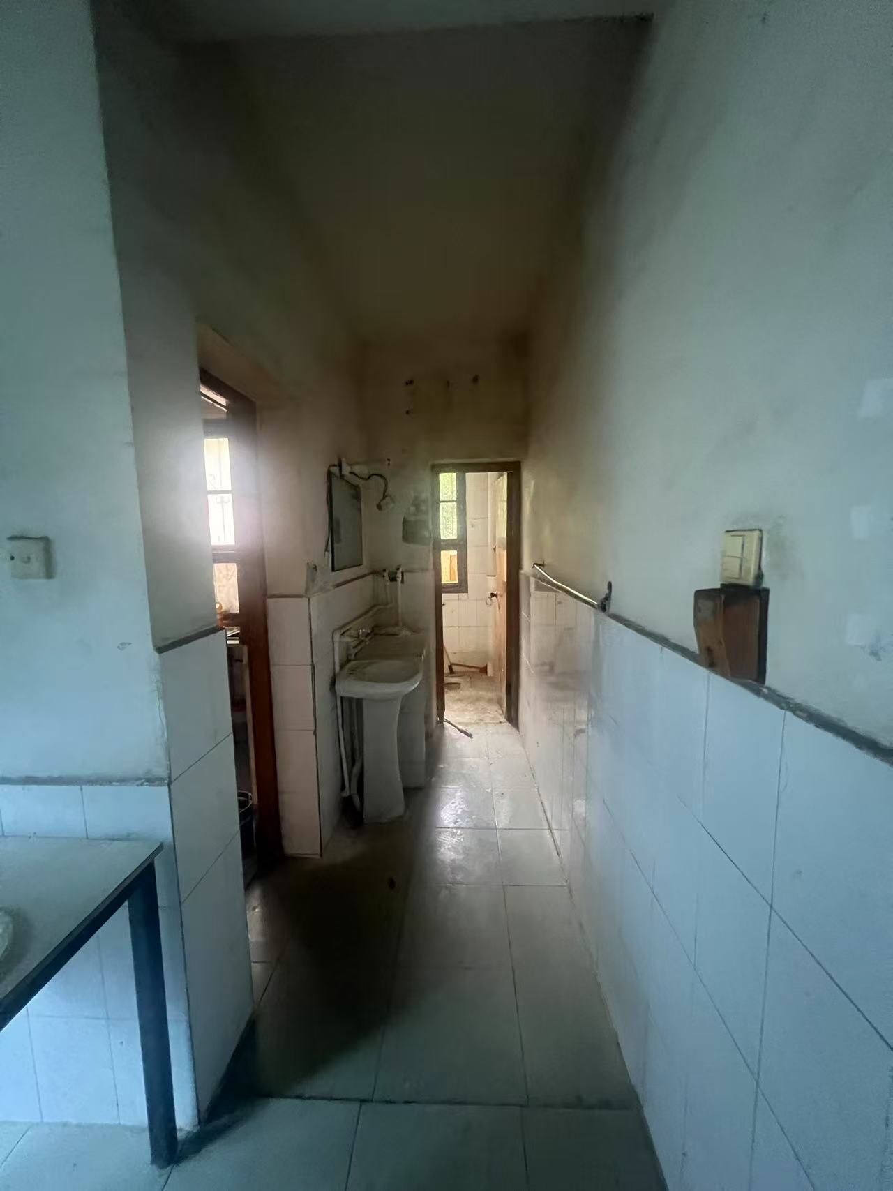 老市政府家属楼(机关三院) 3室2厅1卫 500.0元/月 老市政府家属楼(机关三院) 3室2厅1卫 500.0元/月室内图