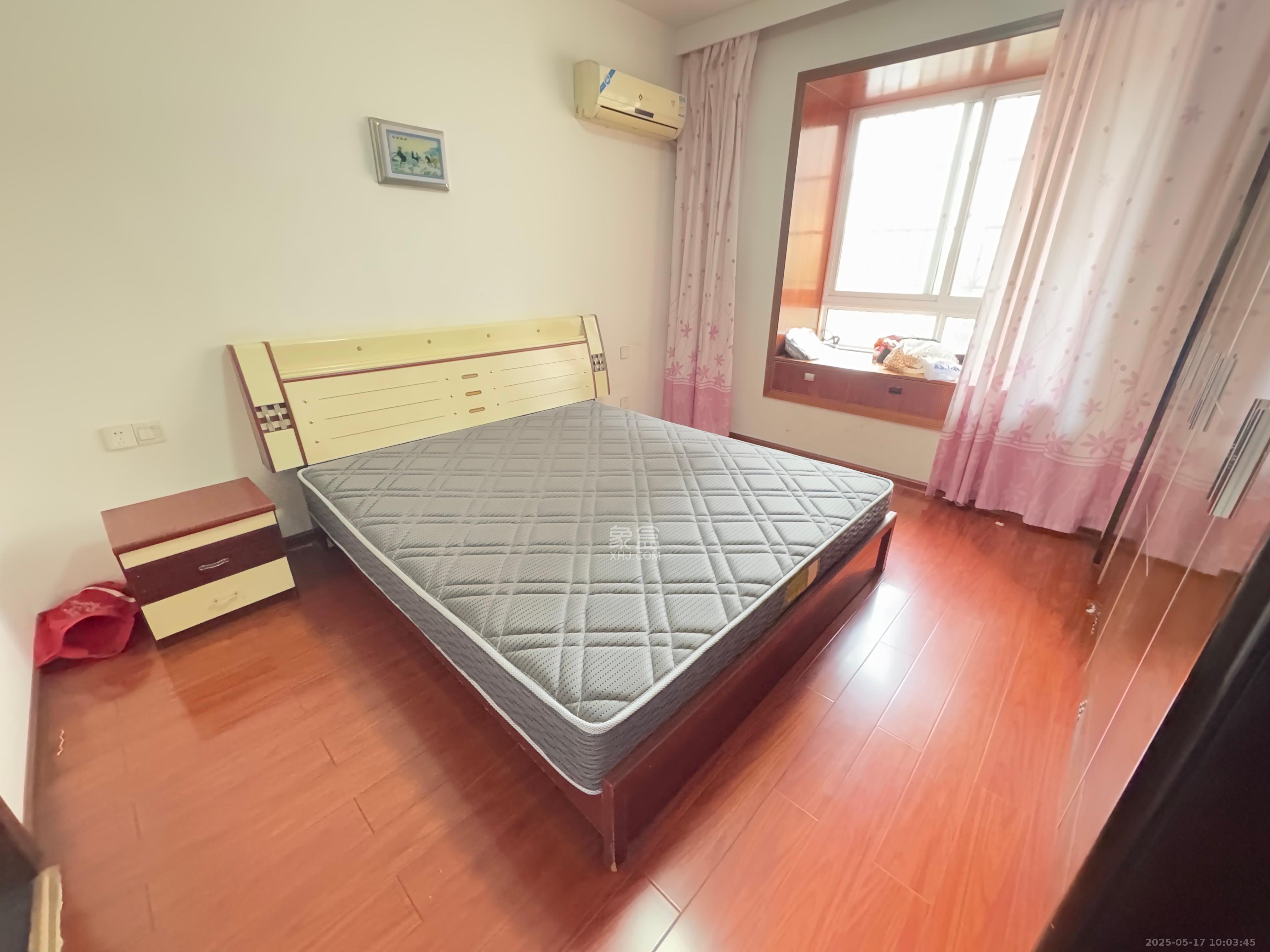 圣力华苑  4室2厅2卫   1650.00元/月室内图