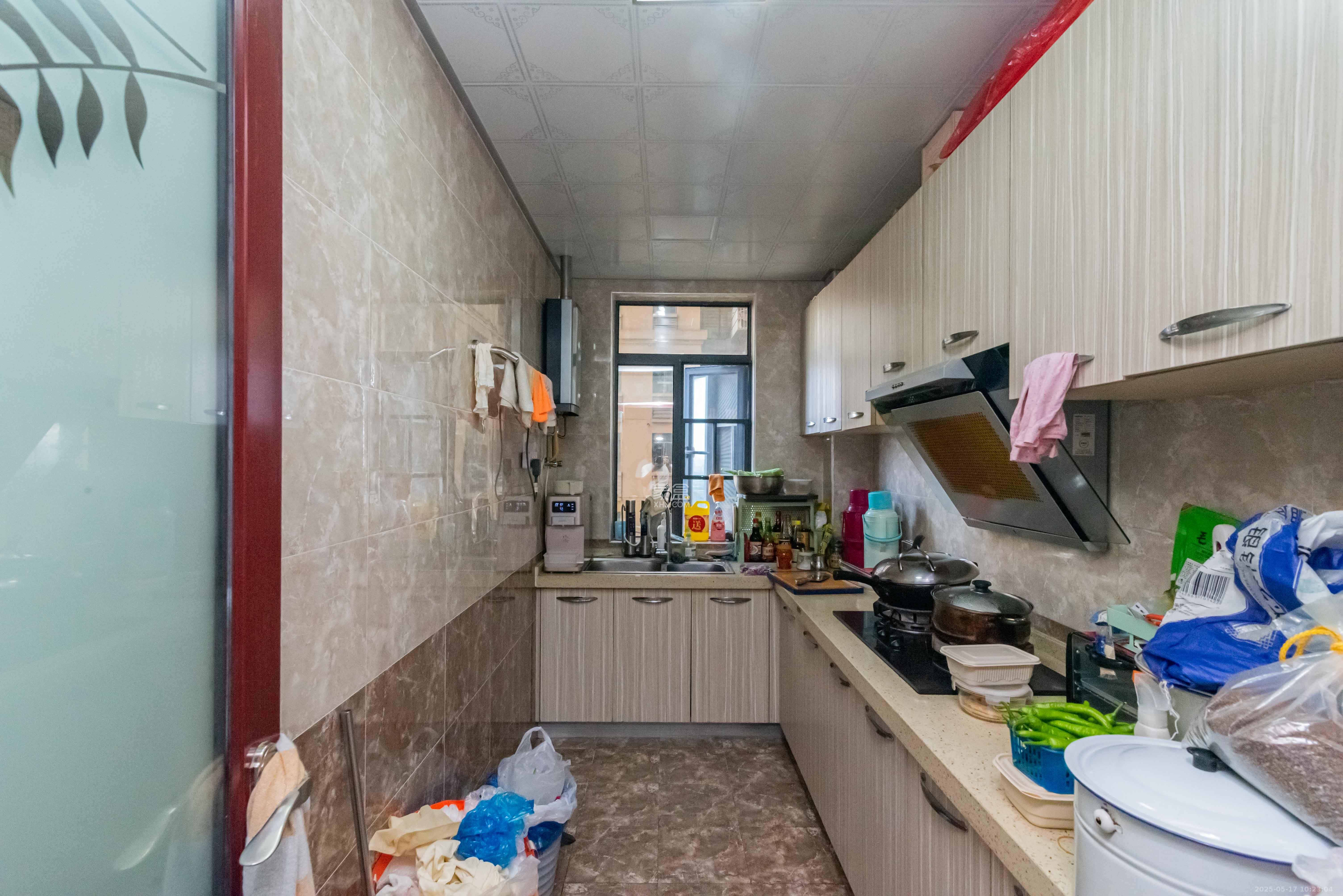 悦湖山 3室2厅2卫 2500.0元/月 悦湖山 3室2厅2卫 2500.0元/月室内图