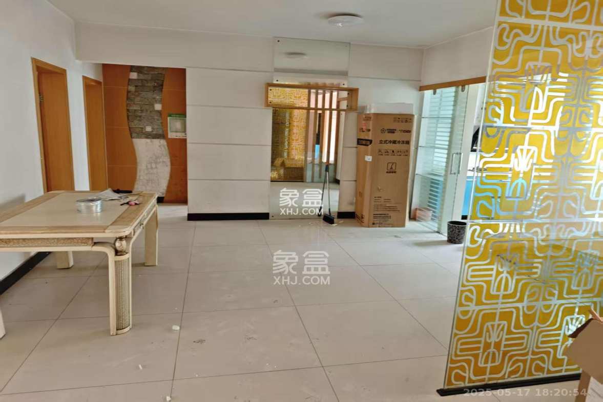 美林景园 4室2厅2卫 2400.0元/月 美林景园 4室2厅2卫 2400.0元/月室内图