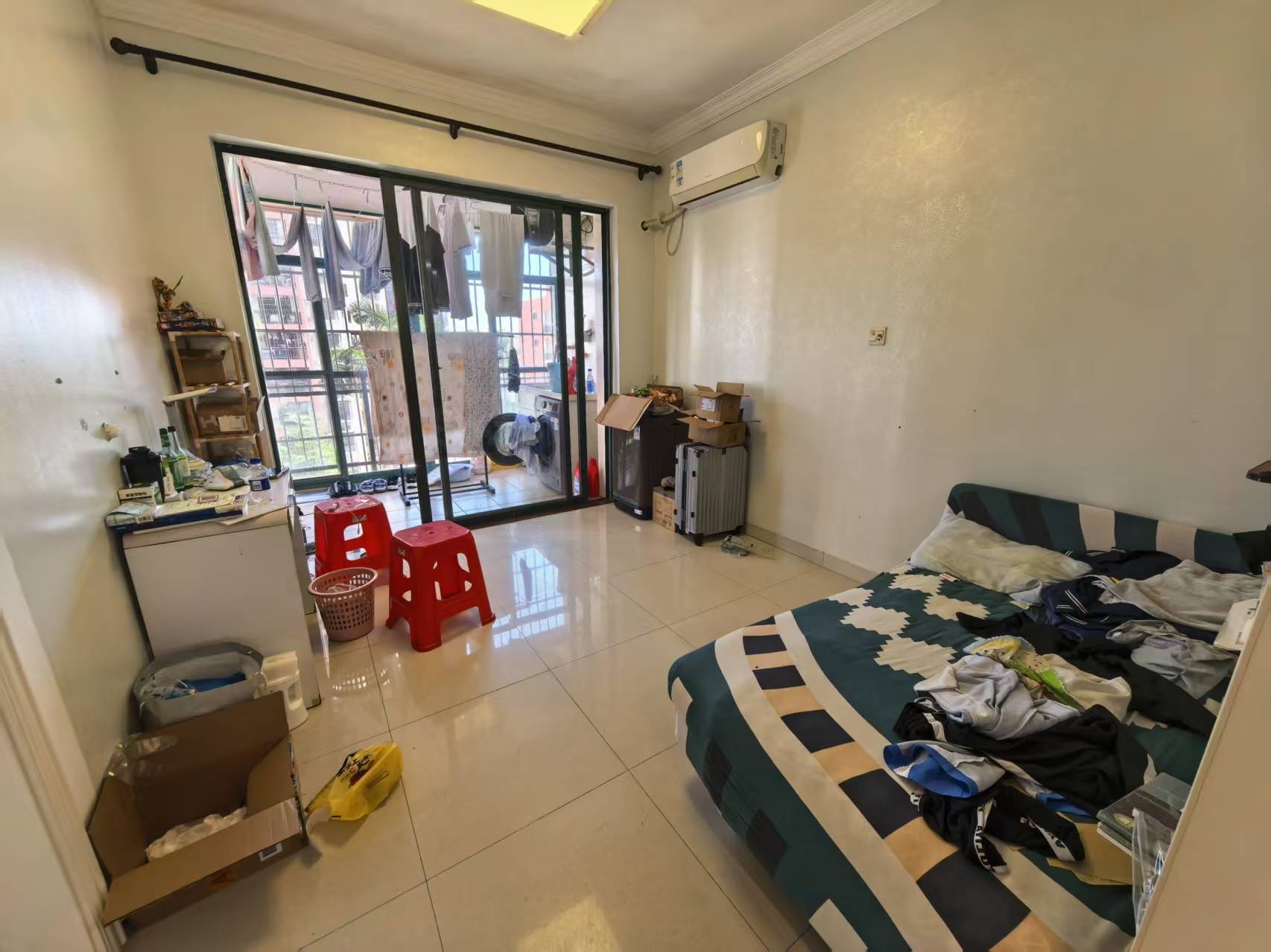 中景花园  1室1厅2卫    84.0万 中景花园  1室1厅2卫    84.0万客厅