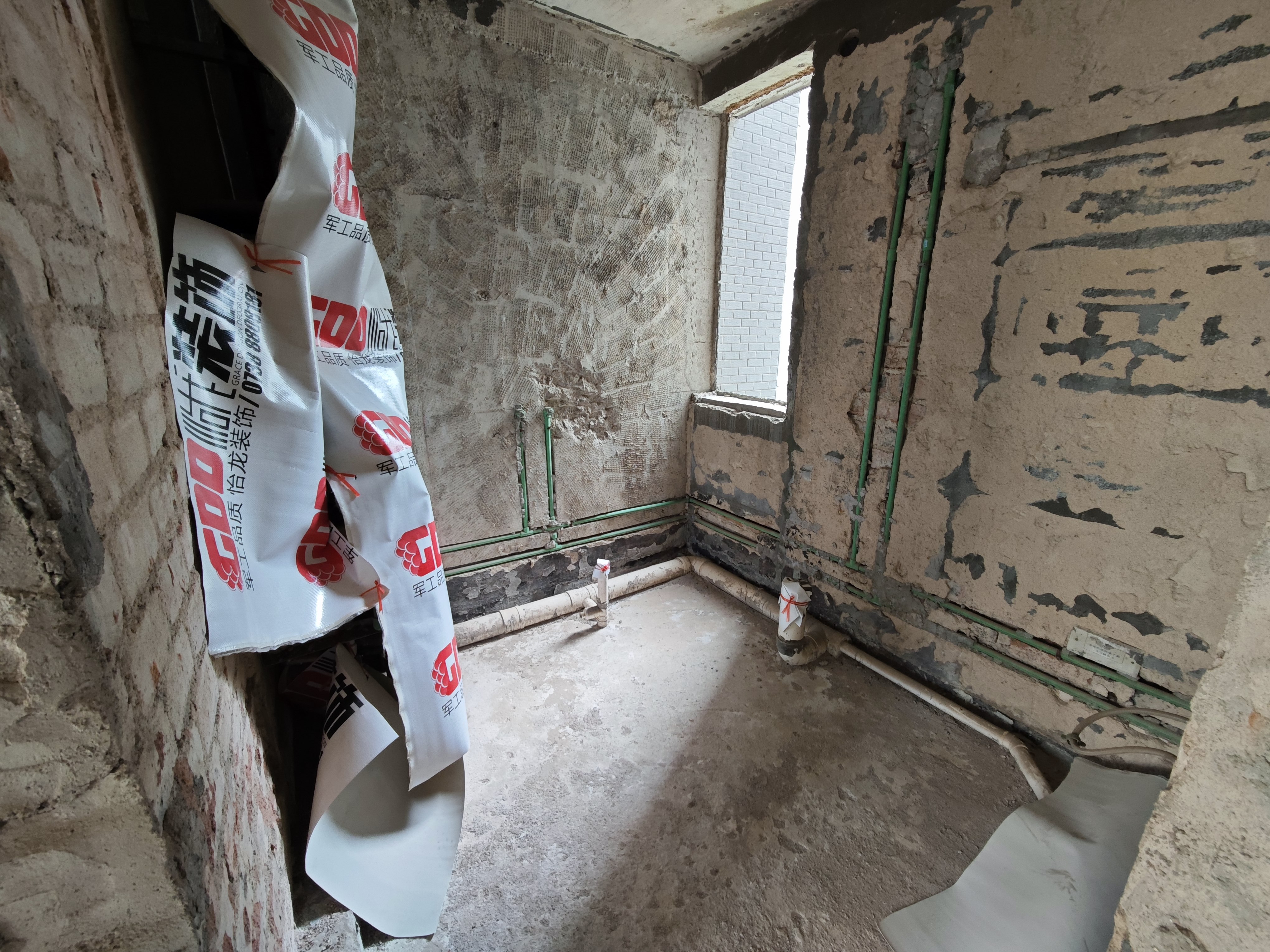 新烟草局单位房(城南) 5室2厅2卫 112.0万 新烟草局单位房(城南) 5室2厅2卫 112.0万卫生间