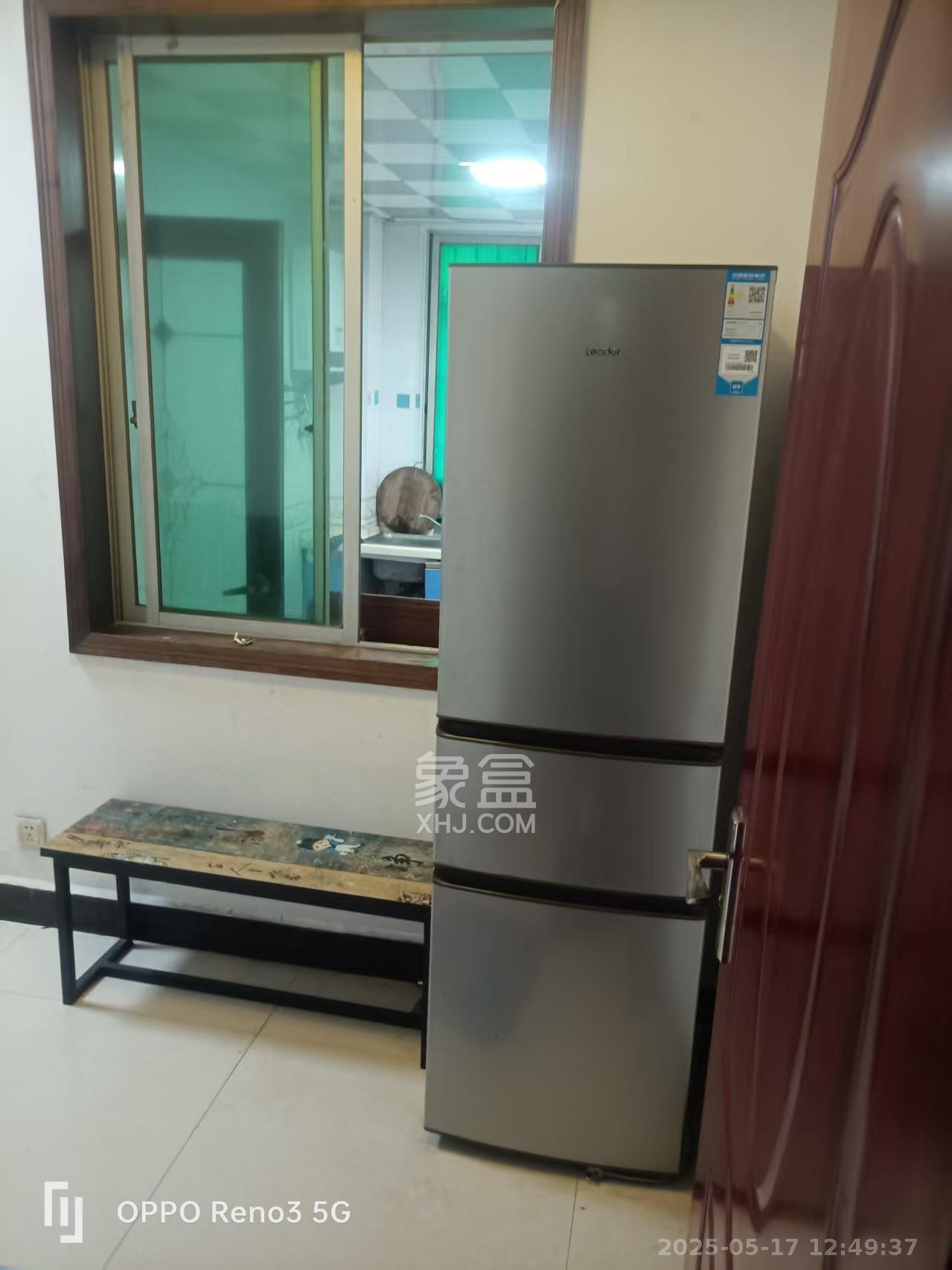 中南汽车世界 1室1厅1卫 1000.0元/月 中南汽车世界 1室1厅1卫 1000.0元/月室内图