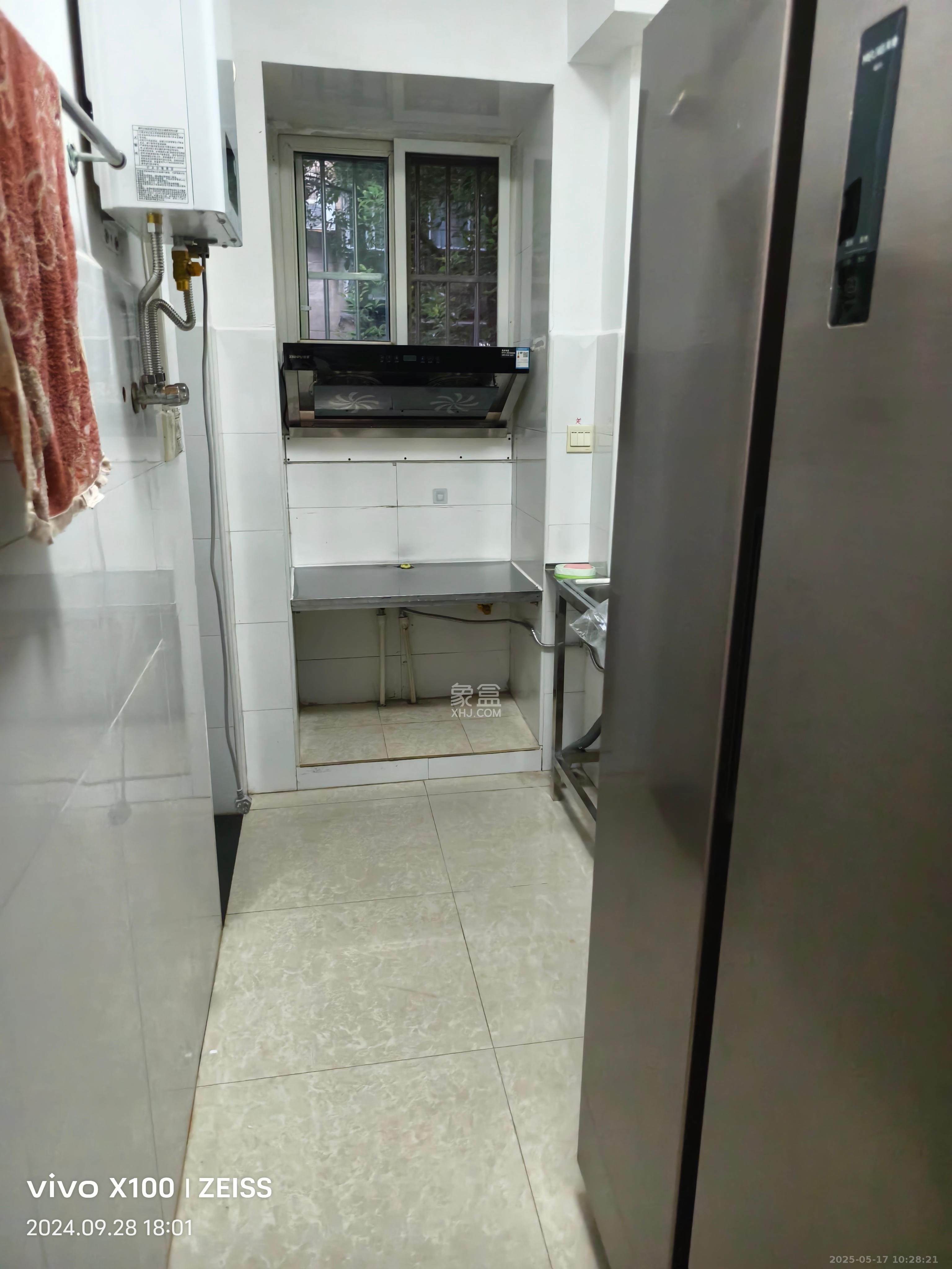 军属新村  1室1厅1卫   1400.00元/月室内图