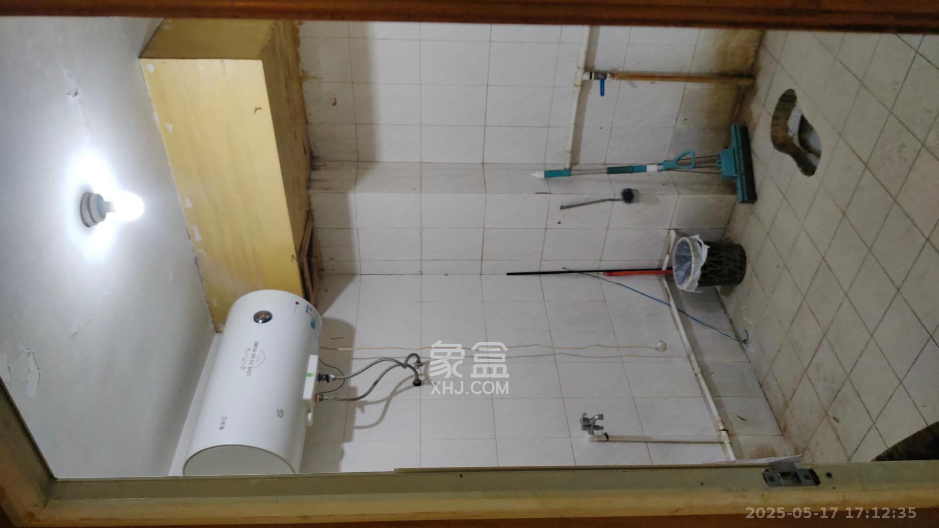 中南汽车世界 3室2厅2卫 888.0元/月 中南汽车世界 3室2厅2卫 888.0元/月室内图