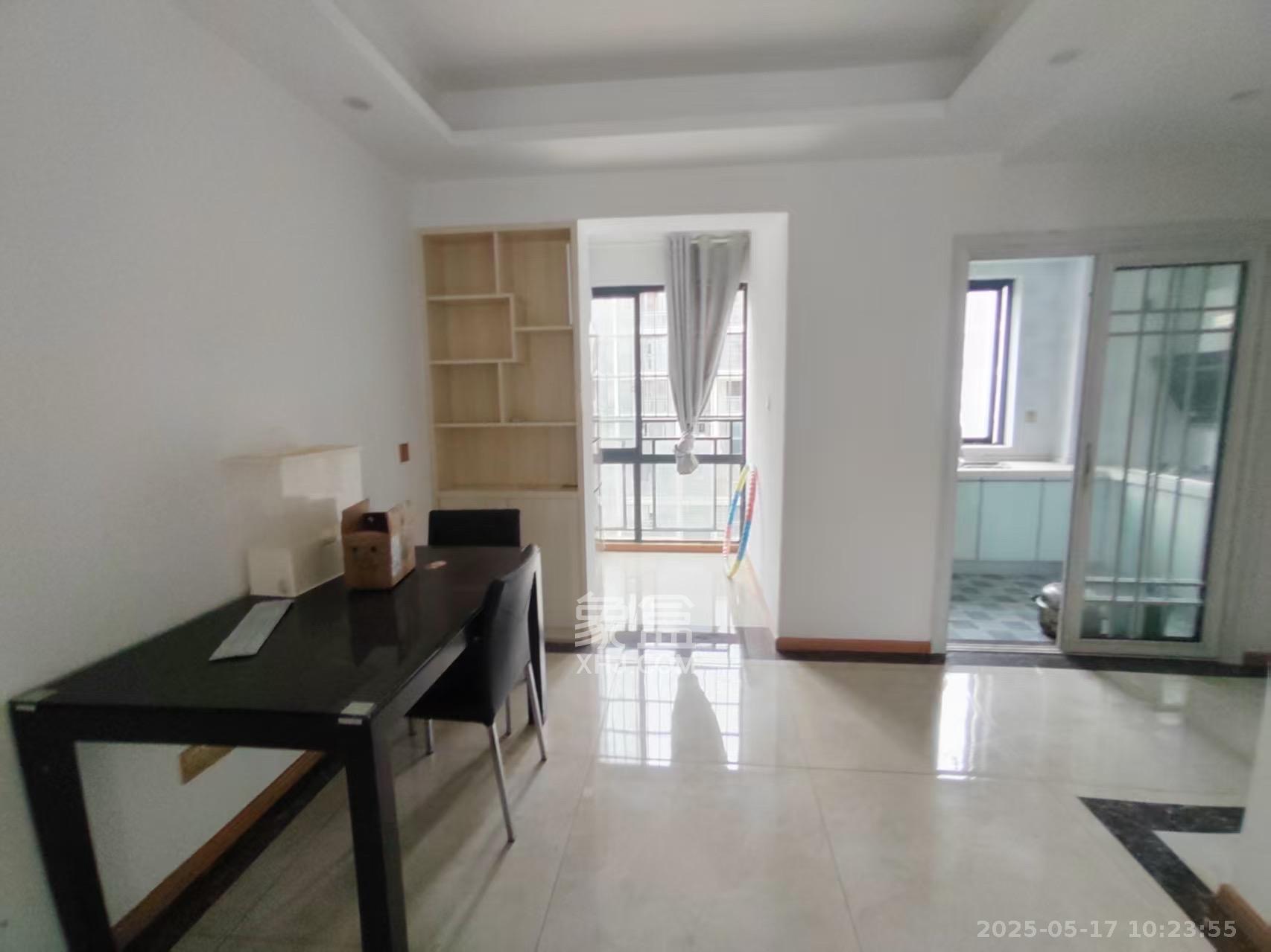 嘉宇盛世华章 3室2厅2卫 2600.0元/月 嘉宇盛世华章 3室2厅2卫 2600.0元/月室内图