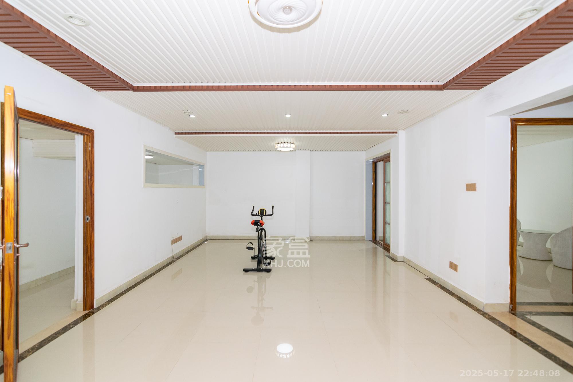 金地三千府(金地湖山樾、金地自在城) 5室2厅3卫 178.0万 金地三千府(金地湖山樾、金地自在城) 5室2厅3卫 178.0万其他