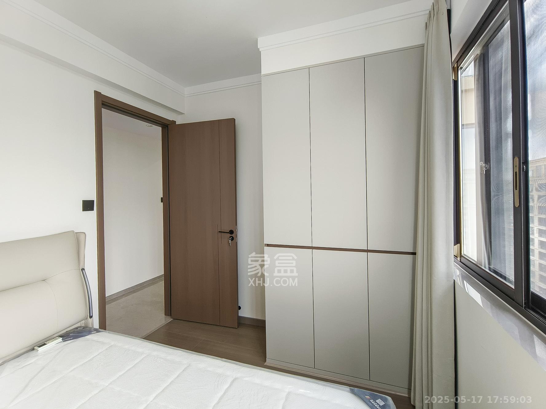 保利香槟国际 4室2厅2卫 99.8万 保利香槟国际 4室2厅2卫 99.8万卧室