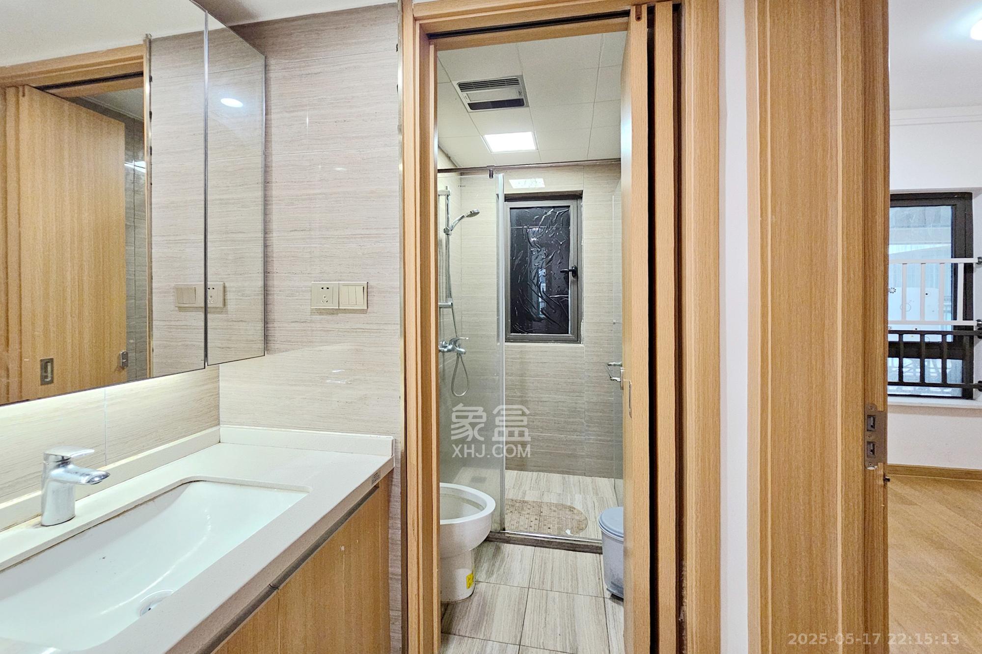 阳光城尚东湾青柠园 3室2厅1卫 76.0万 阳光城尚东湾青柠园 3室2厅1卫 76.0万卫生间