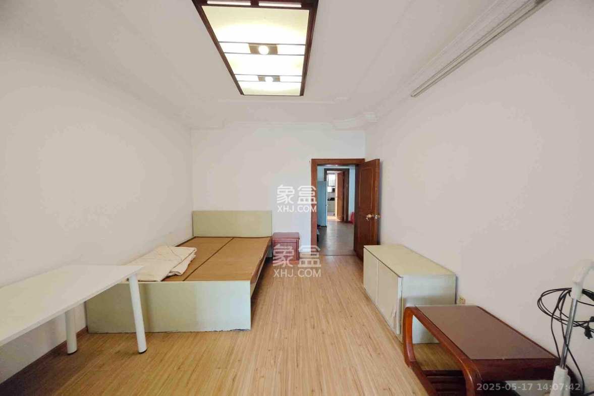 妹子山社区(曙光社区) 3室2厅1卫 1600.0元/月 妹子山社区(曙光社区) 3室2厅1卫 1600.0元/月室内图