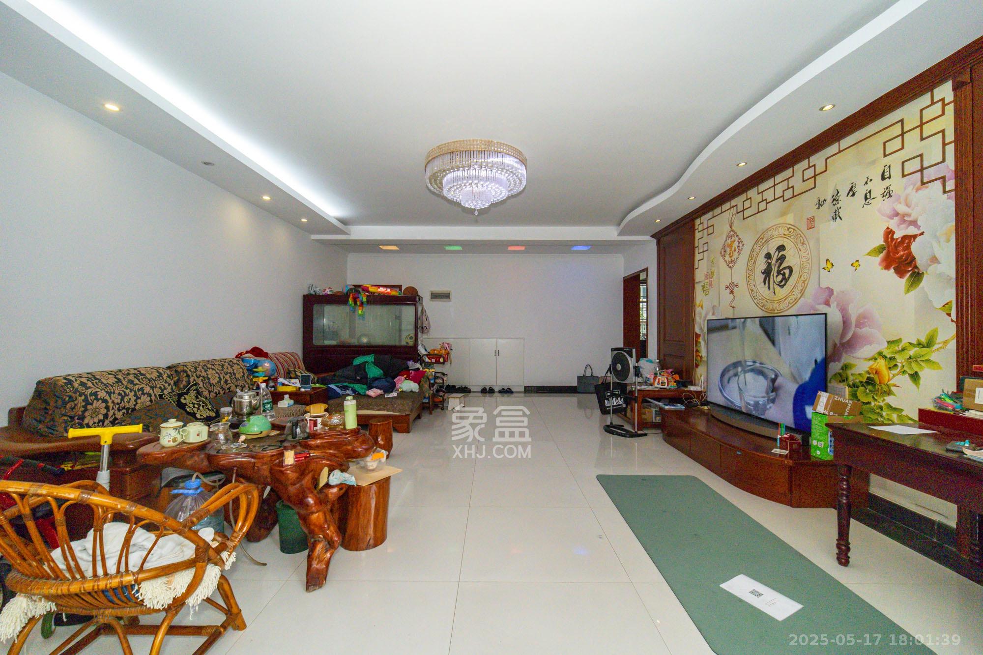 星沙六区  1室0厅0卫    89.8万 星沙六区  1室0厅0卫    89.8万客厅