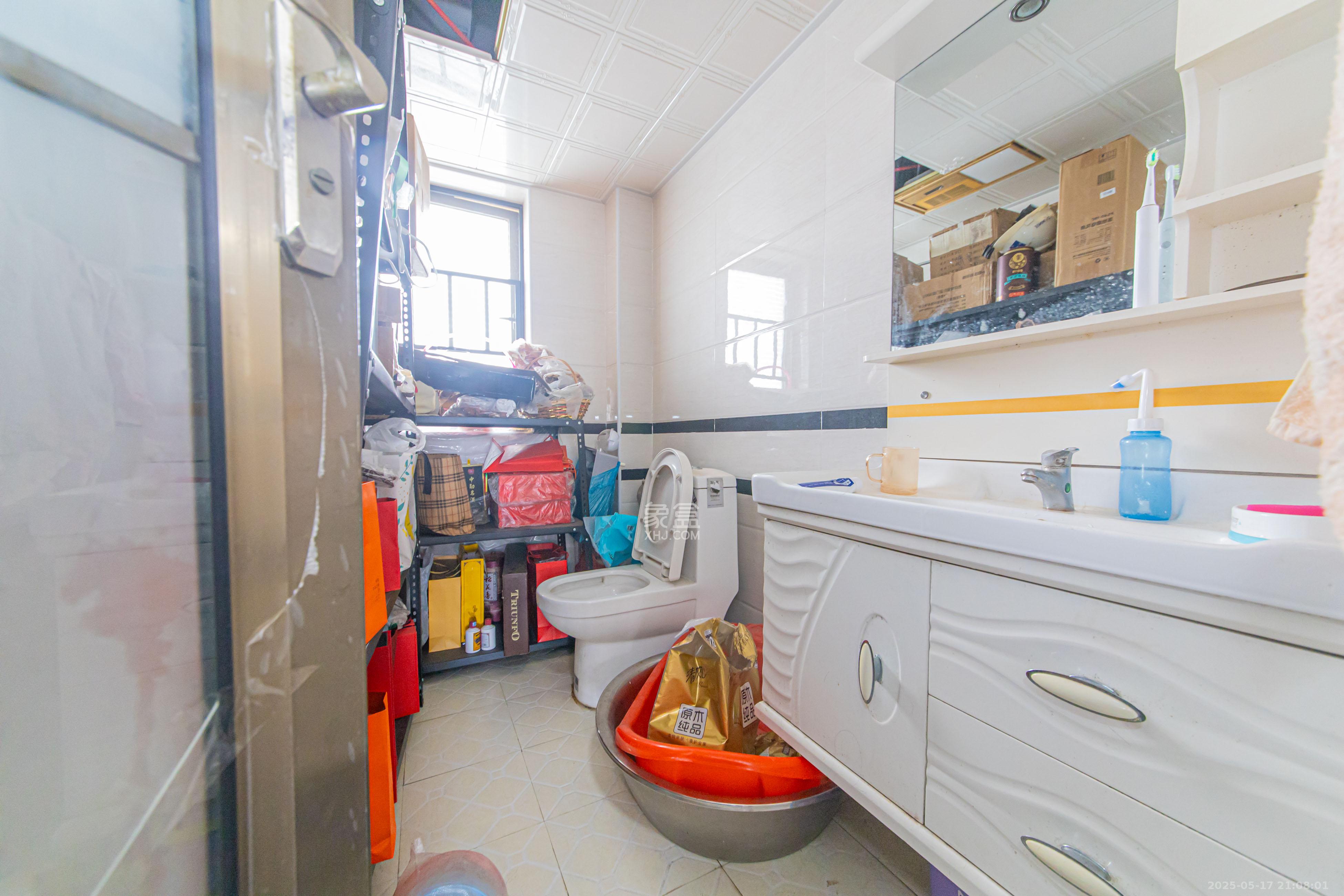 中建芙蓉嘉苑 3室2厅2卫 100.0万 中建芙蓉嘉苑 3室2厅2卫 100.0万卫生间