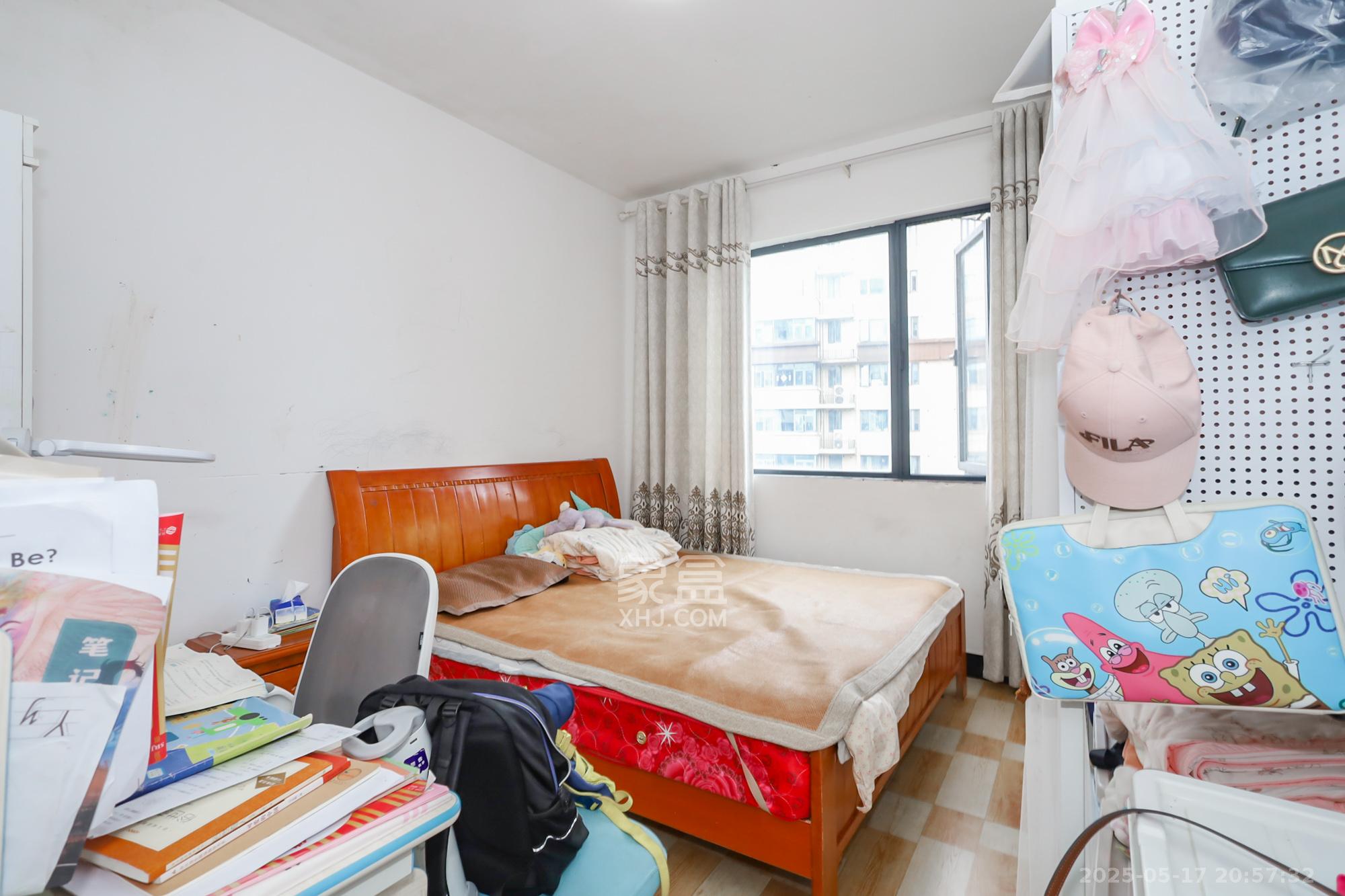 蓝光雍锦阁 3室2厅2卫 105.0万 蓝光雍锦阁 3室2厅2卫 105.0万卧室