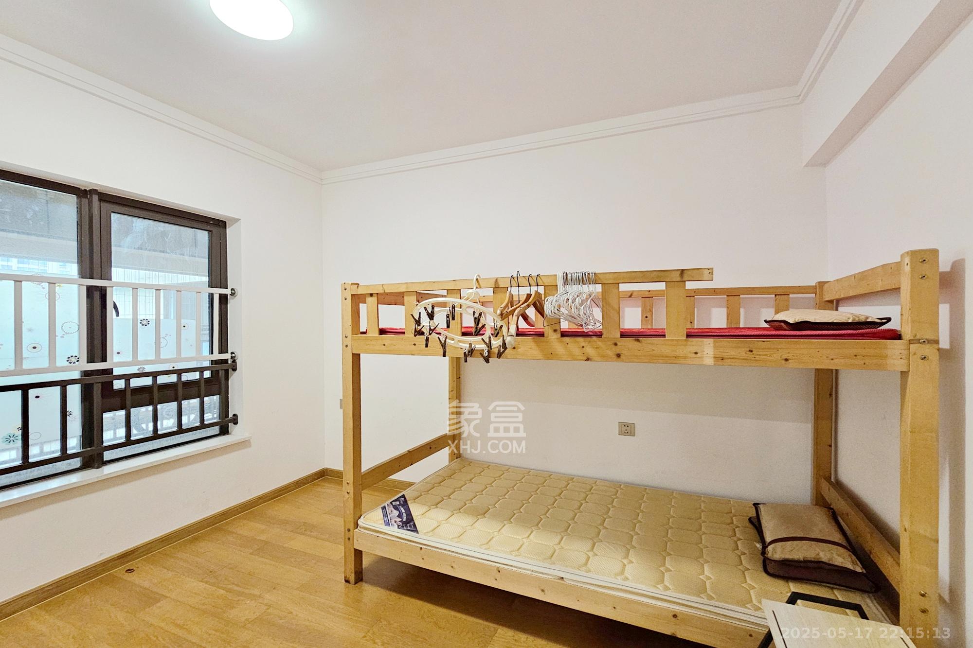 阳光城尚东湾青柠园 3室2厅1卫 76.0万 阳光城尚东湾青柠园 3室2厅1卫 76.0万卧室