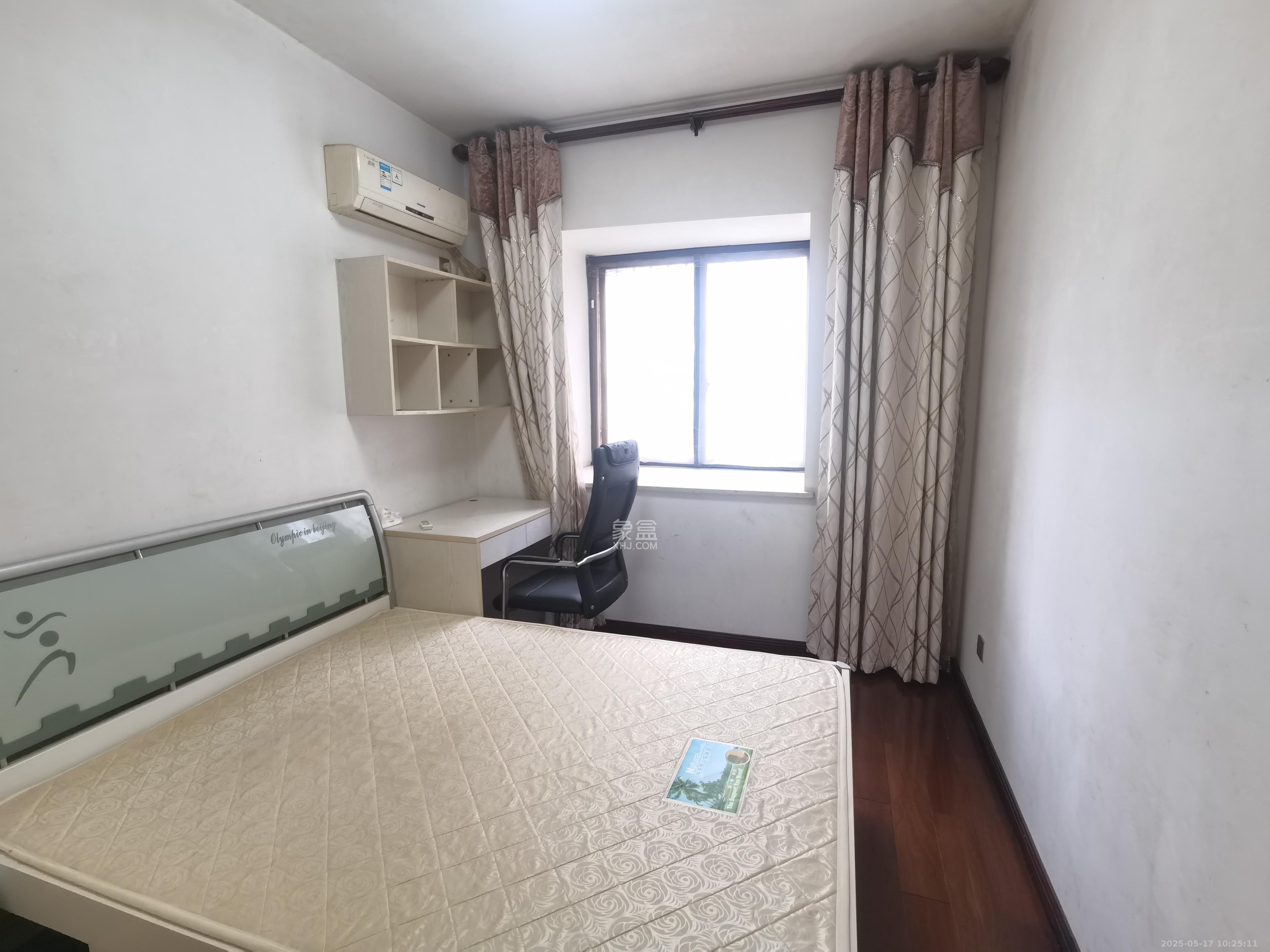 华夏佳园二期  3室2厅2卫   1500.00元/月室内图