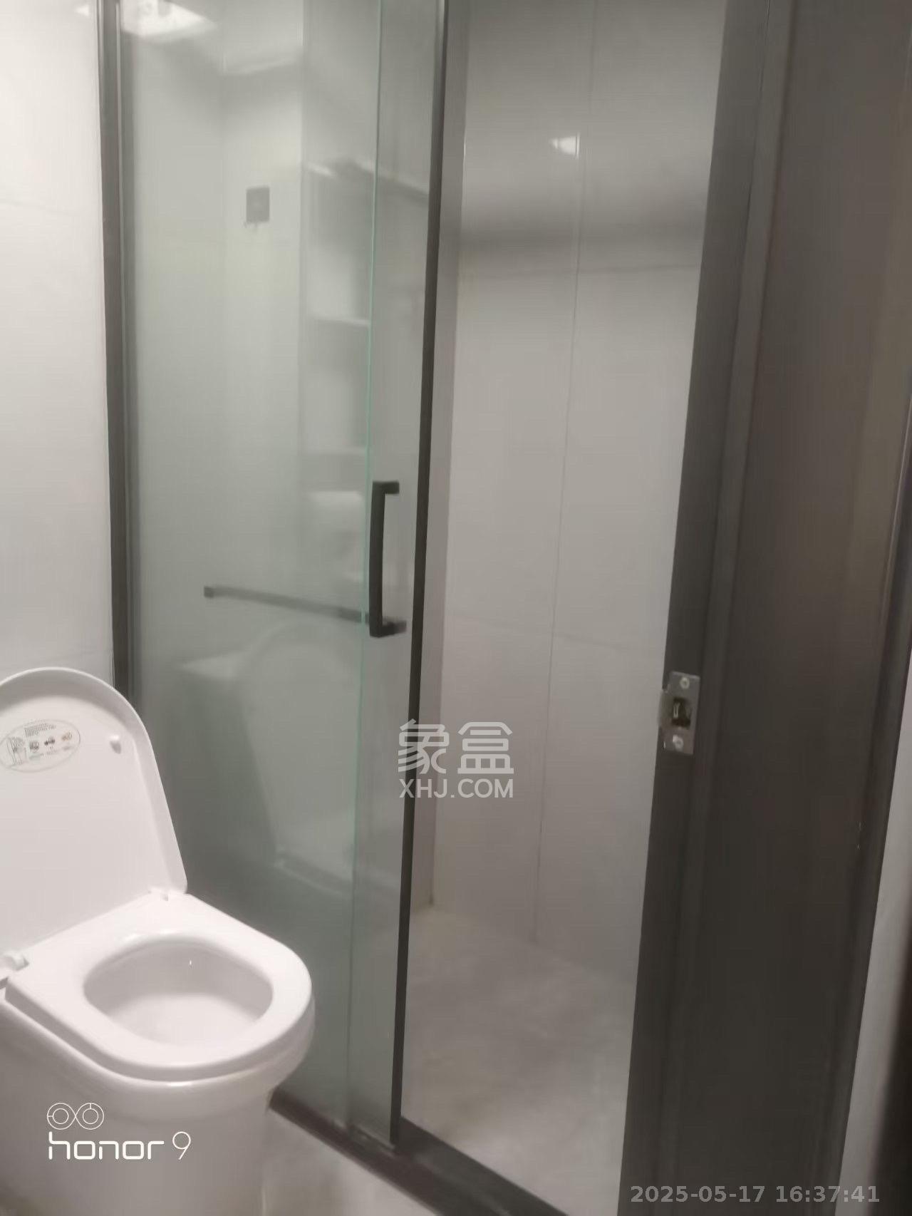 麓谷新干线  1室1厅1卫   1550.00元/月室内图
