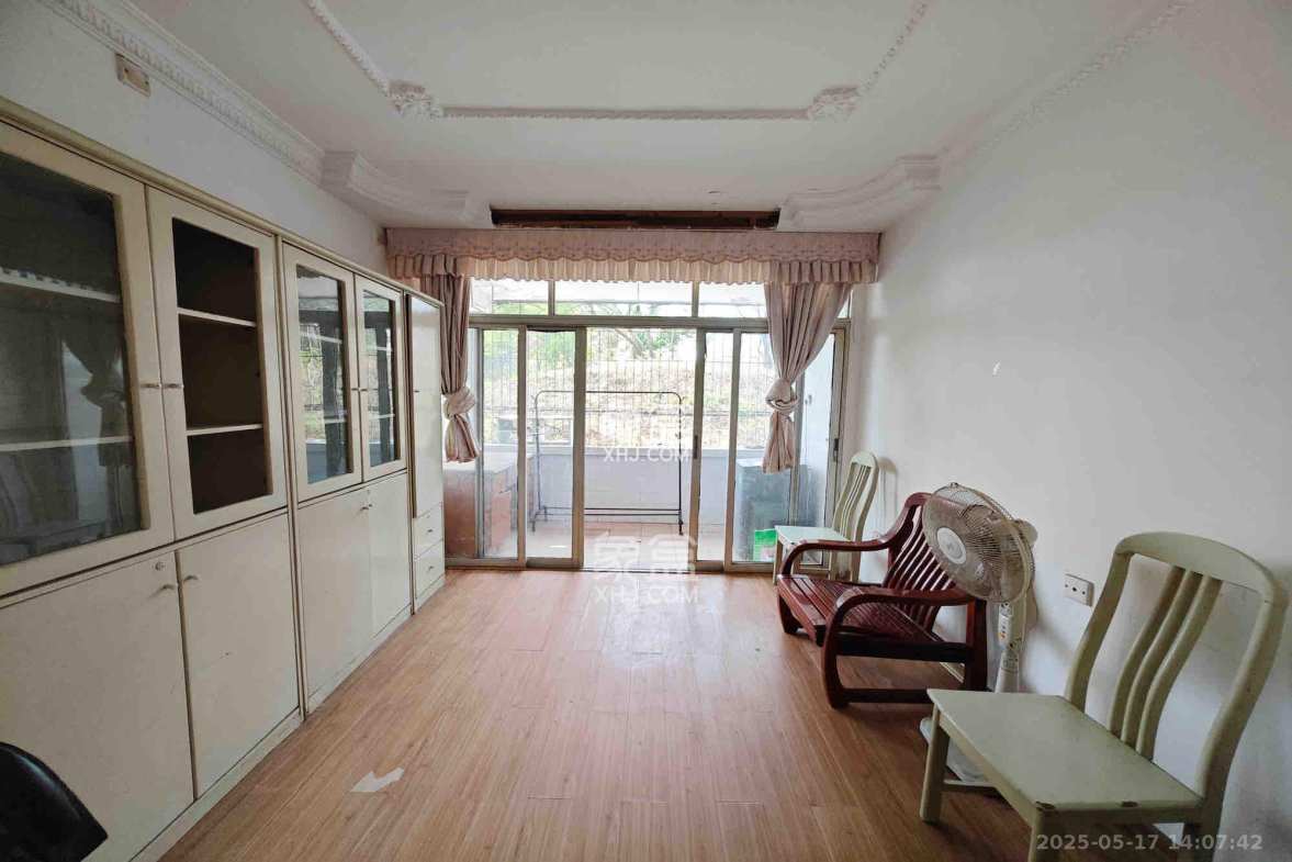 妹子山社区(曙光社区) 3室2厅1卫 1600.0元/月 妹子山社区(曙光社区) 3室2厅1卫 1600.0元/月室内图