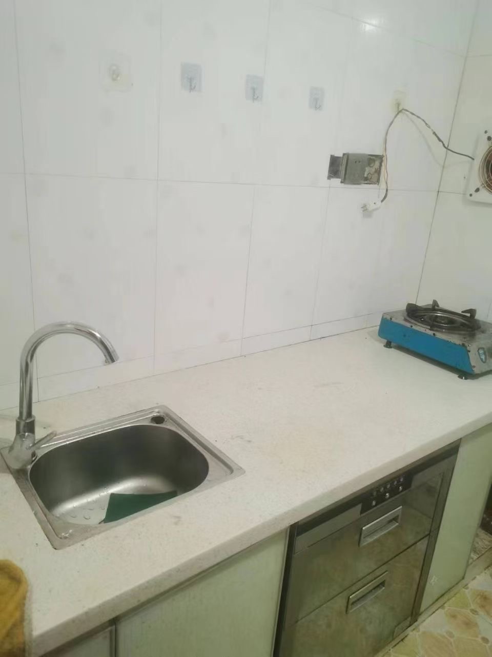 鹏泰国际 1室1厅1卫 23.0万 鹏泰国际 1室1厅1卫 23.0万客厅