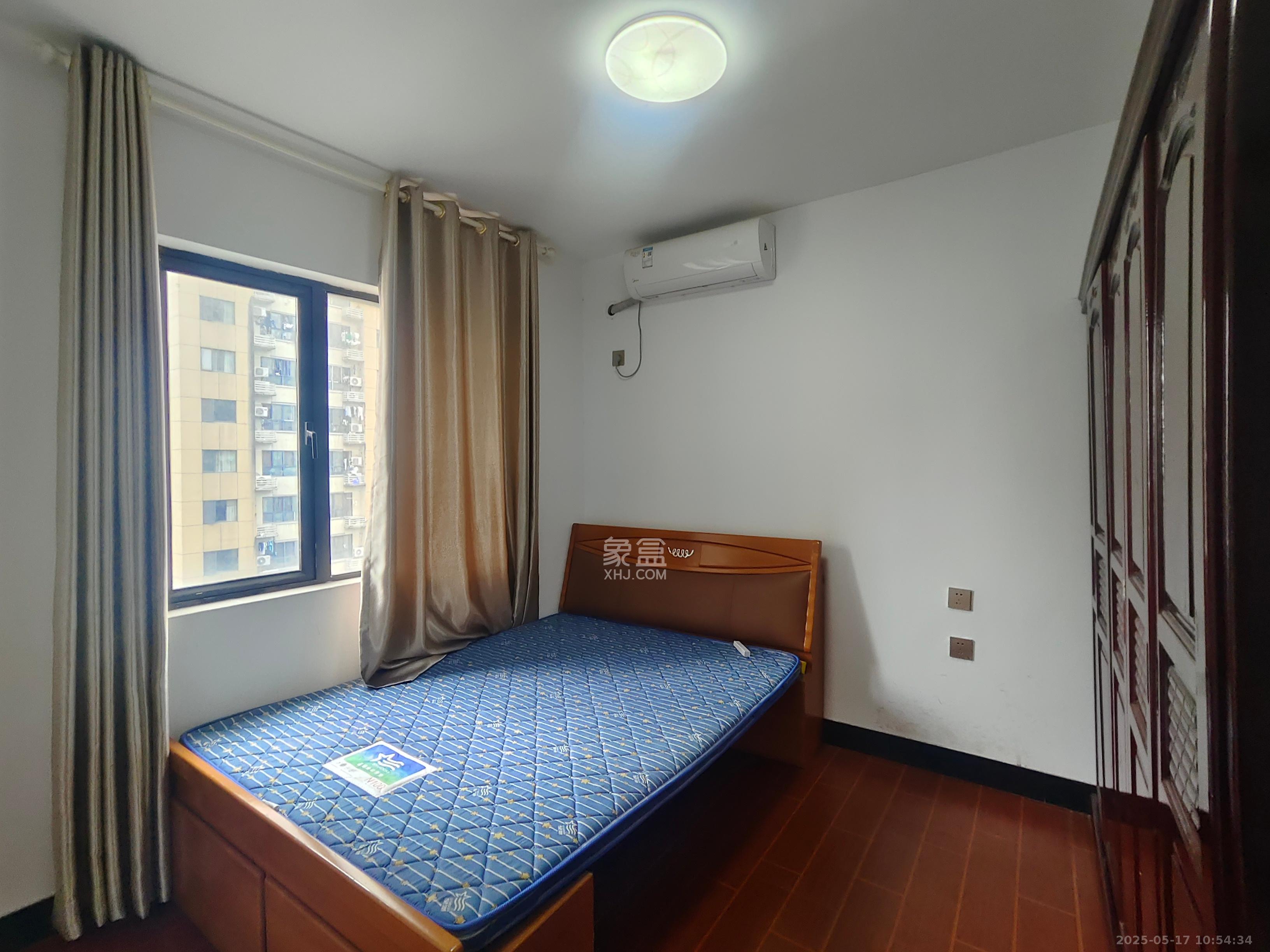 好莱城(弘德西街)  4室2厅2卫    3200.0元/月 好莱城(弘德西街)  4室2厅2卫    3200.0元/月室内图