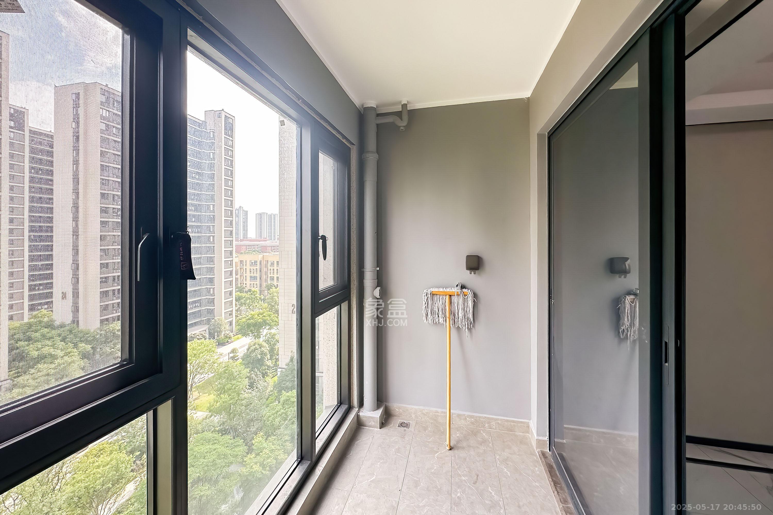 中海阅麓山二期  3室2厅1卫    140.0万 中海阅麓山二期  3室2厅1卫    140.0万阳台