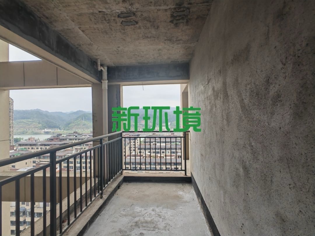 昊天珑璟湾  4室2厅2卫   69.80万客厅