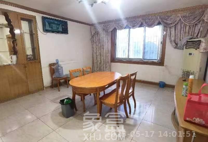 长沙市中心医院宿舍楼(雨花区)  3室2厅1卫    1600.0元/月 长沙市中心医院宿舍楼(雨花区)  3室2厅1卫    1600.0元/月