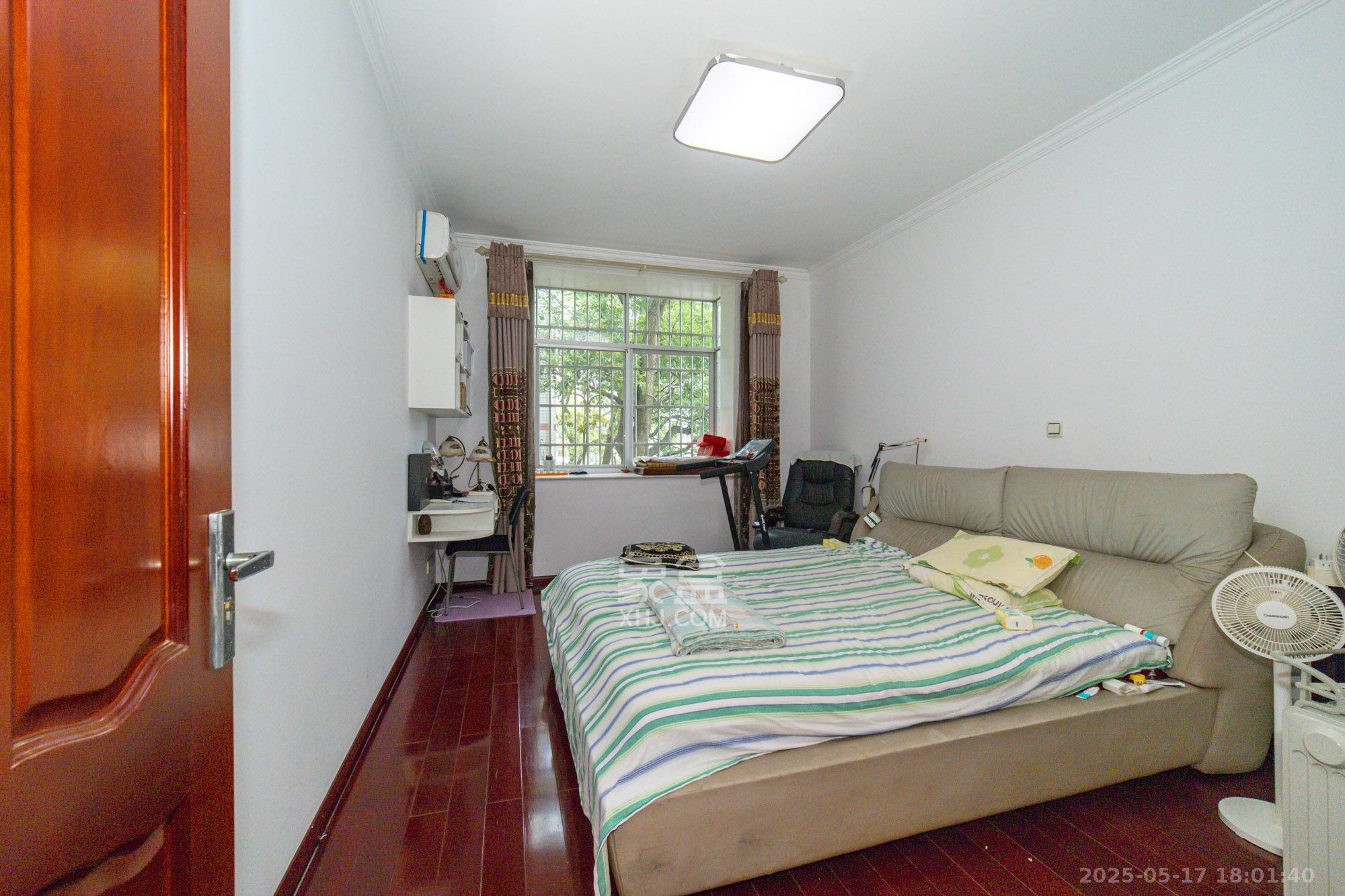 星沙六区  1室0厅0卫    89.8万 星沙六区  1室0厅0卫    89.8万卧室