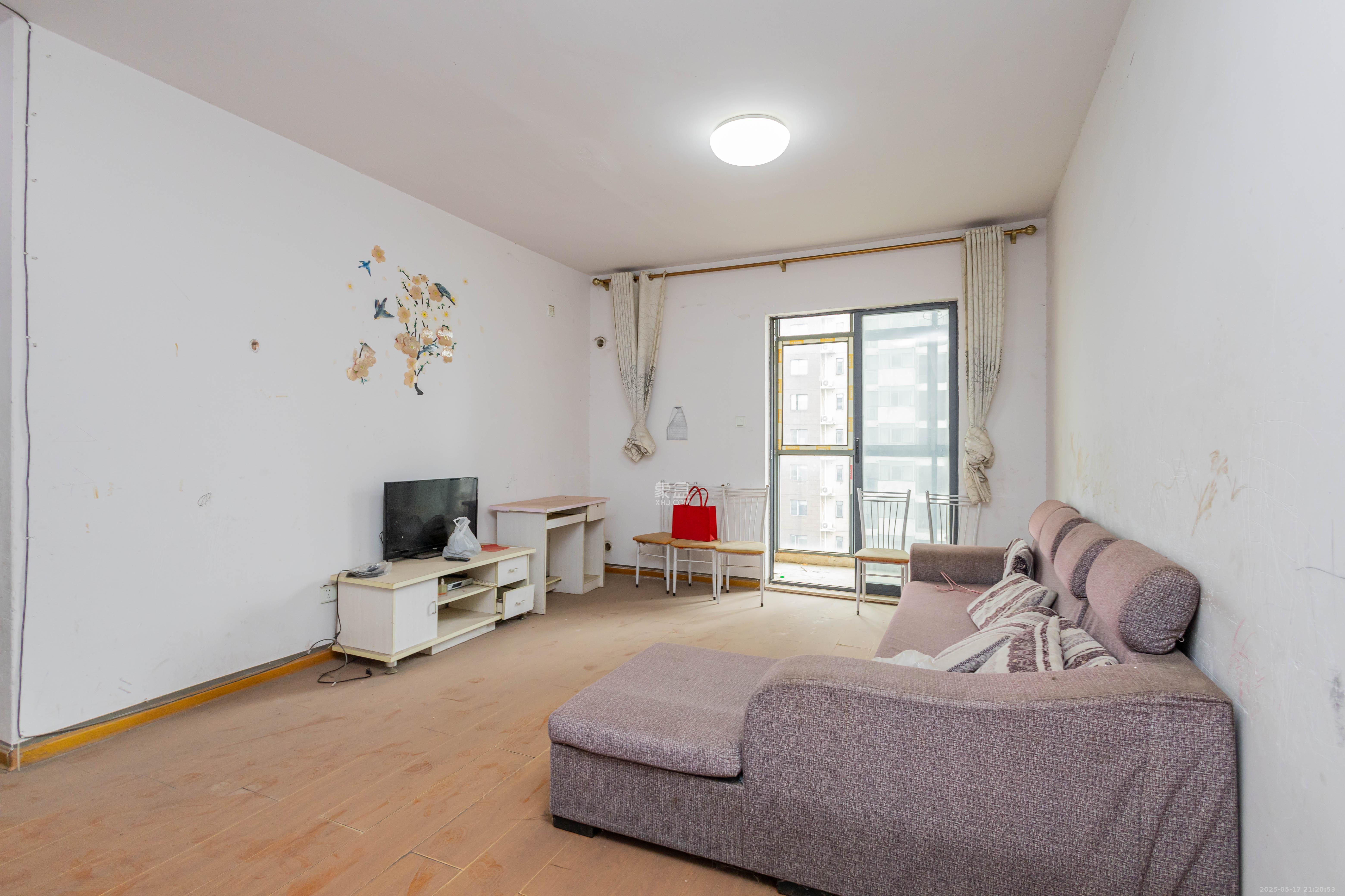 中国铁建国际城一期  2室2厅1卫    52.0万 中国铁建国际城一期  2室2厅1卫    52.0万客厅