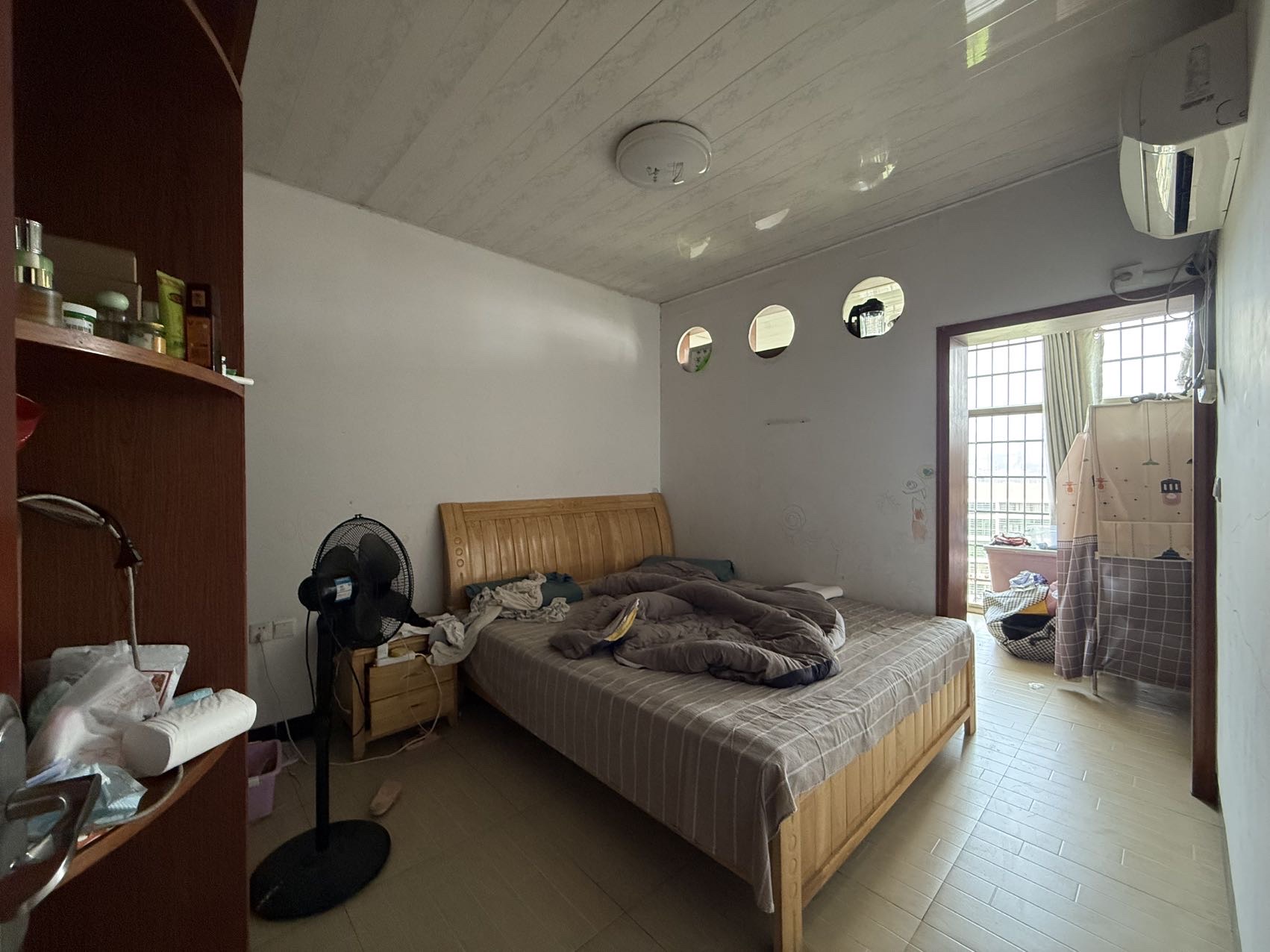 山水绿城  3室2厅2卫    31.8万 山水绿城  3室2厅2卫    31.8万客厅