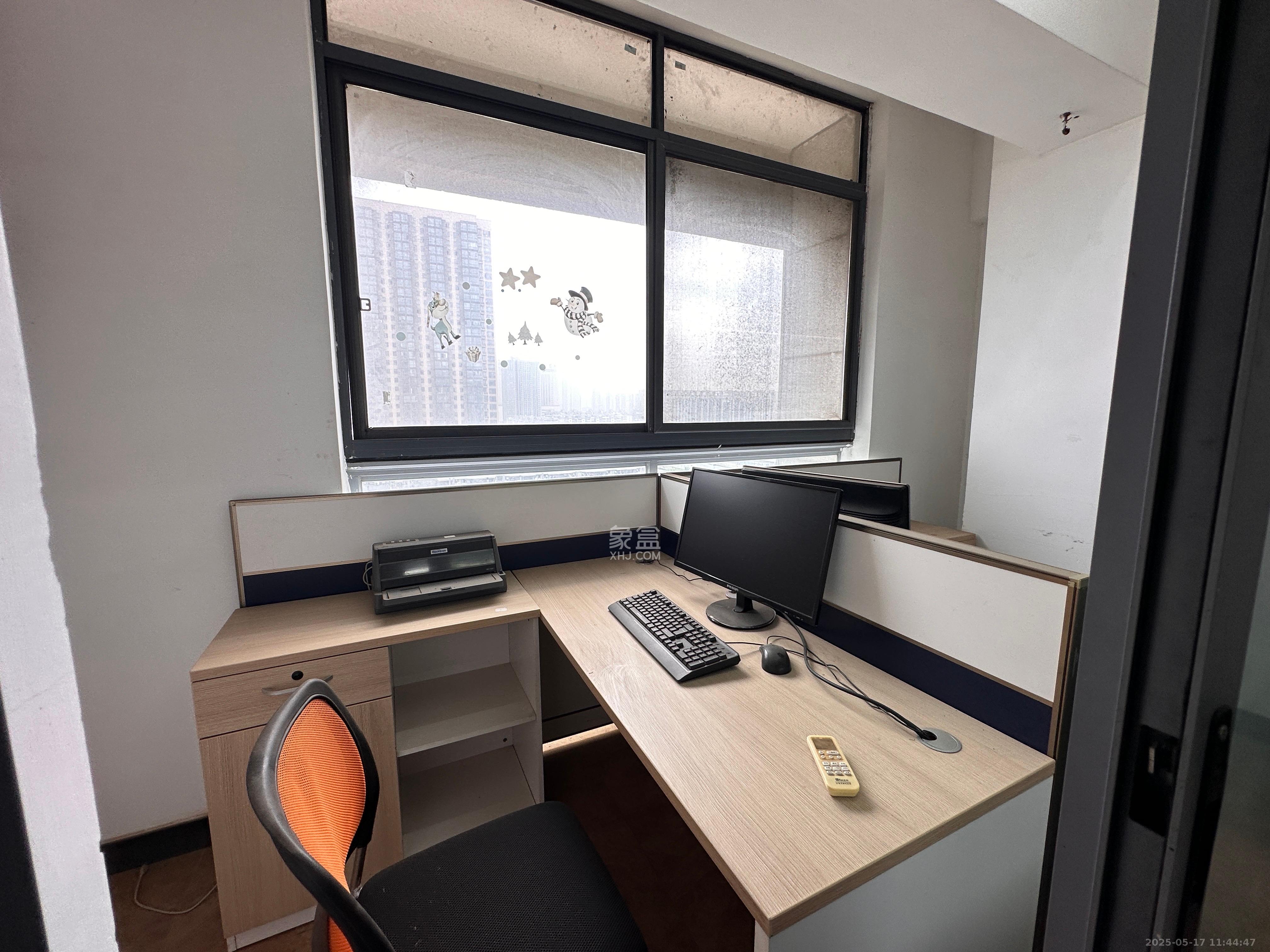 西子一间  3室2厅2卫   4500.00元/月室内图