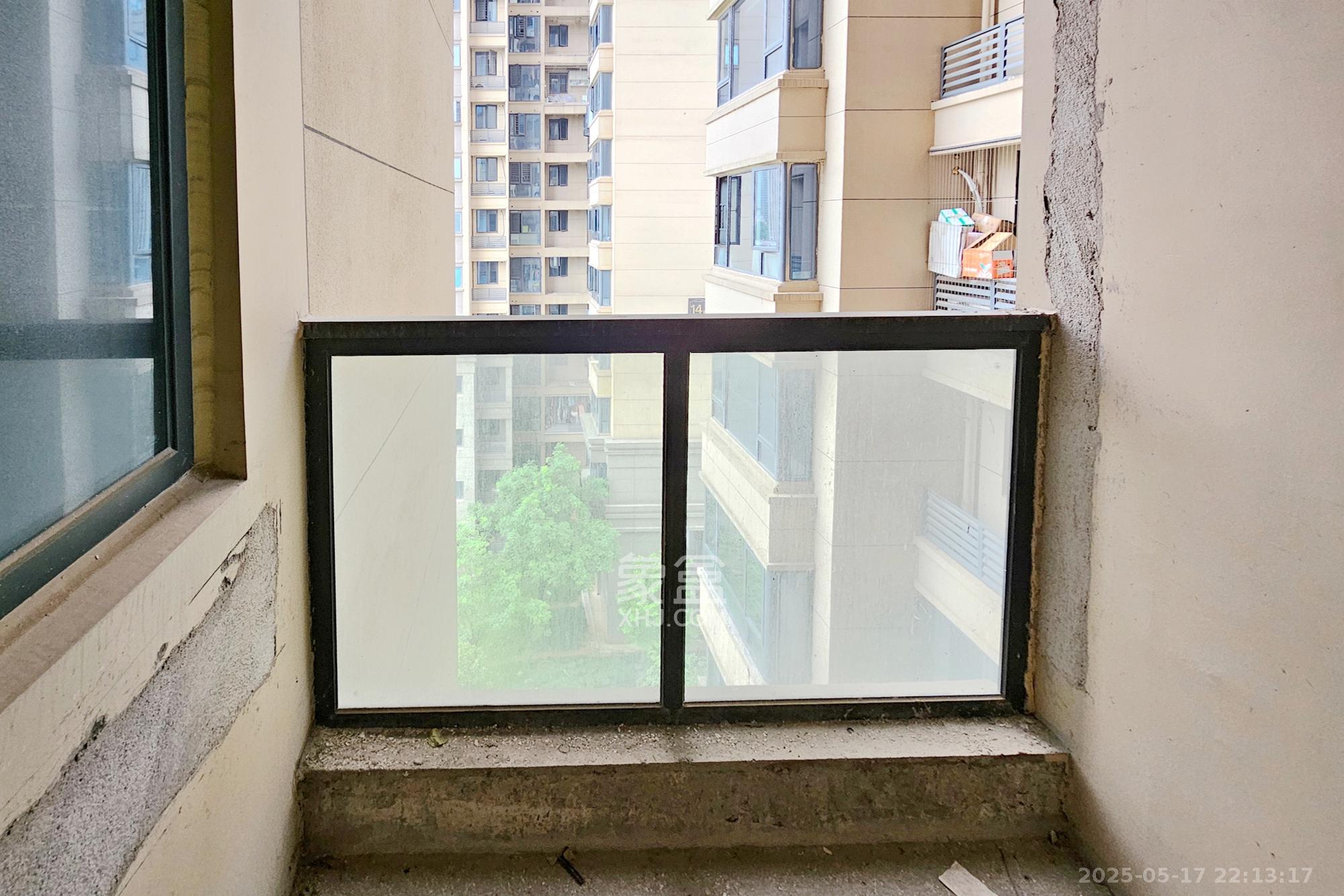 长房东旭国际 3室1厅1卫 125.0万 长房东旭国际 3室1厅1卫 125.0万阳台