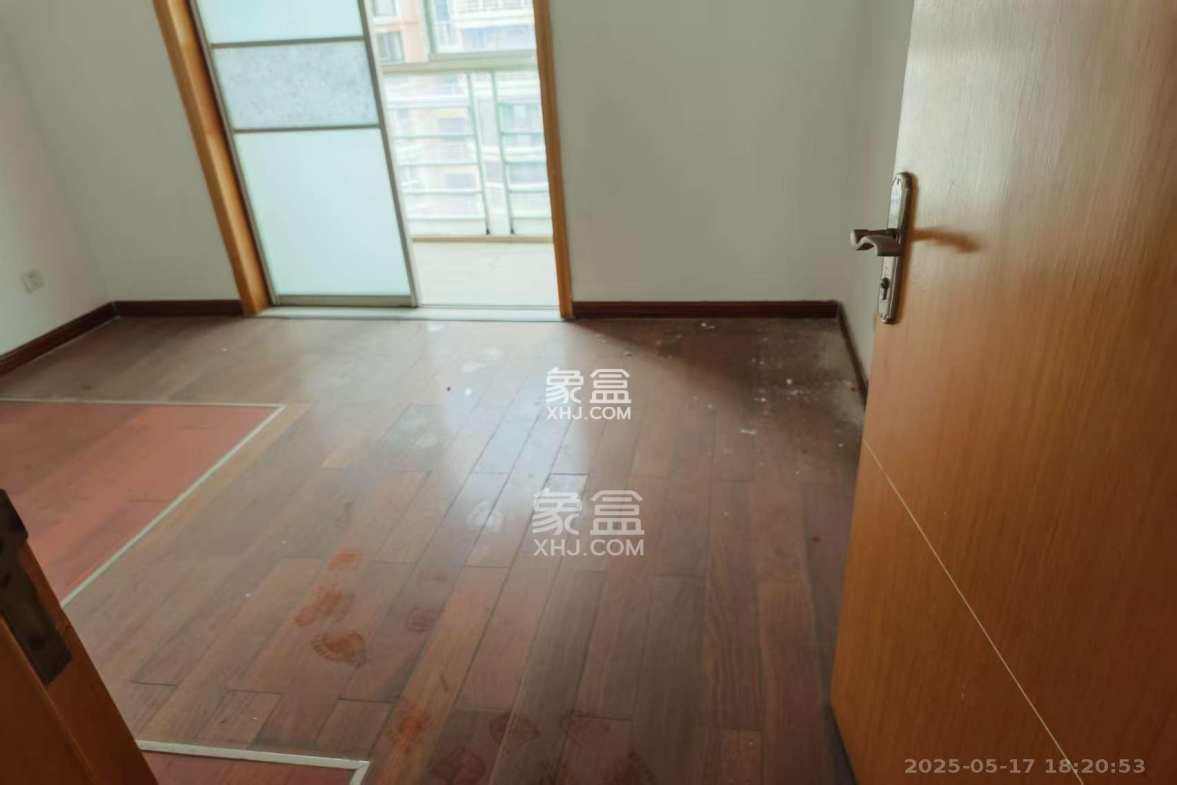 美林景园 4室2厅2卫 2400.0元/月 美林景园 4室2厅2卫 2400.0元/月室内图