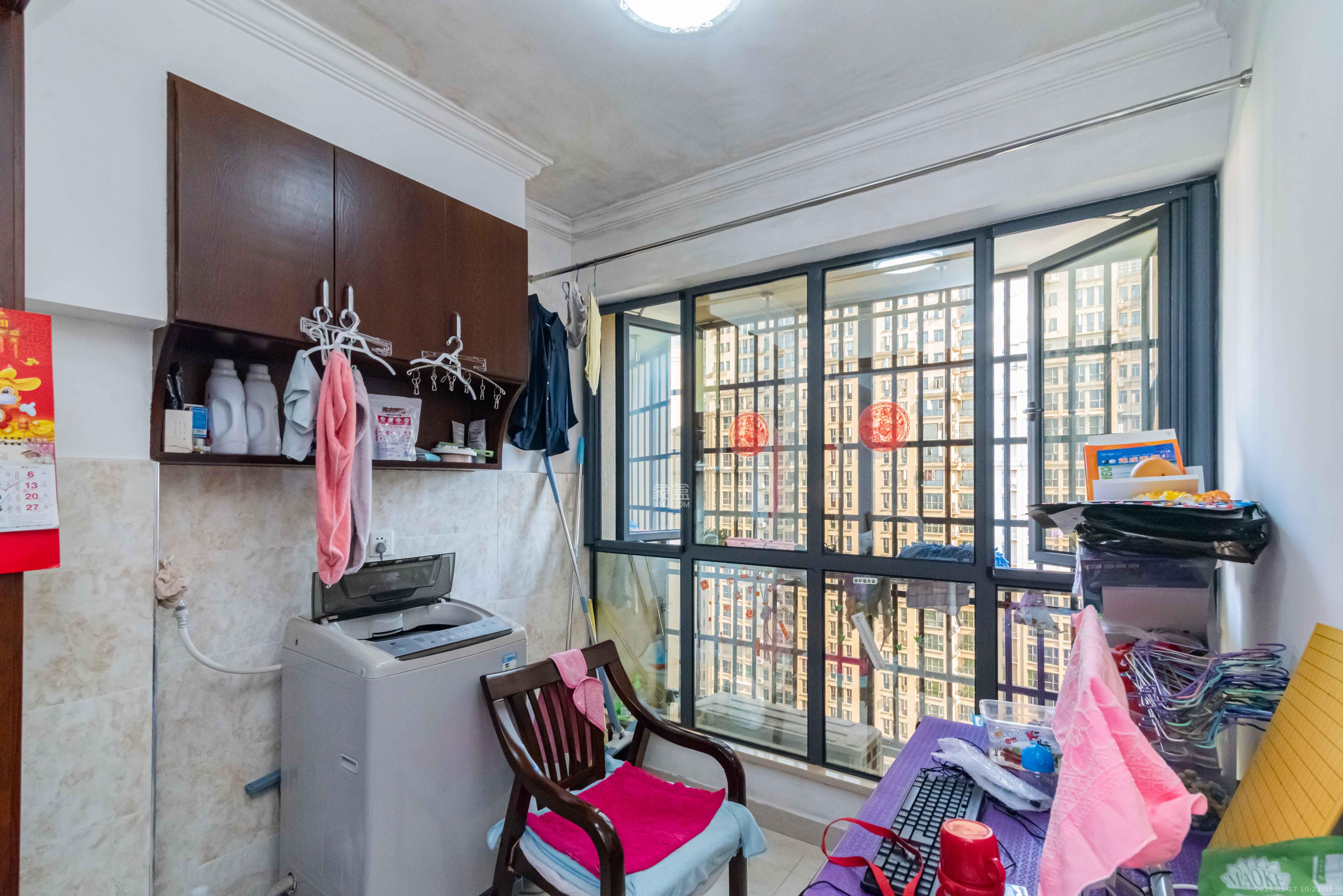 悦湖山 3室2厅2卫 2500.0元/月 悦湖山 3室2厅2卫 2500.0元/月室内图