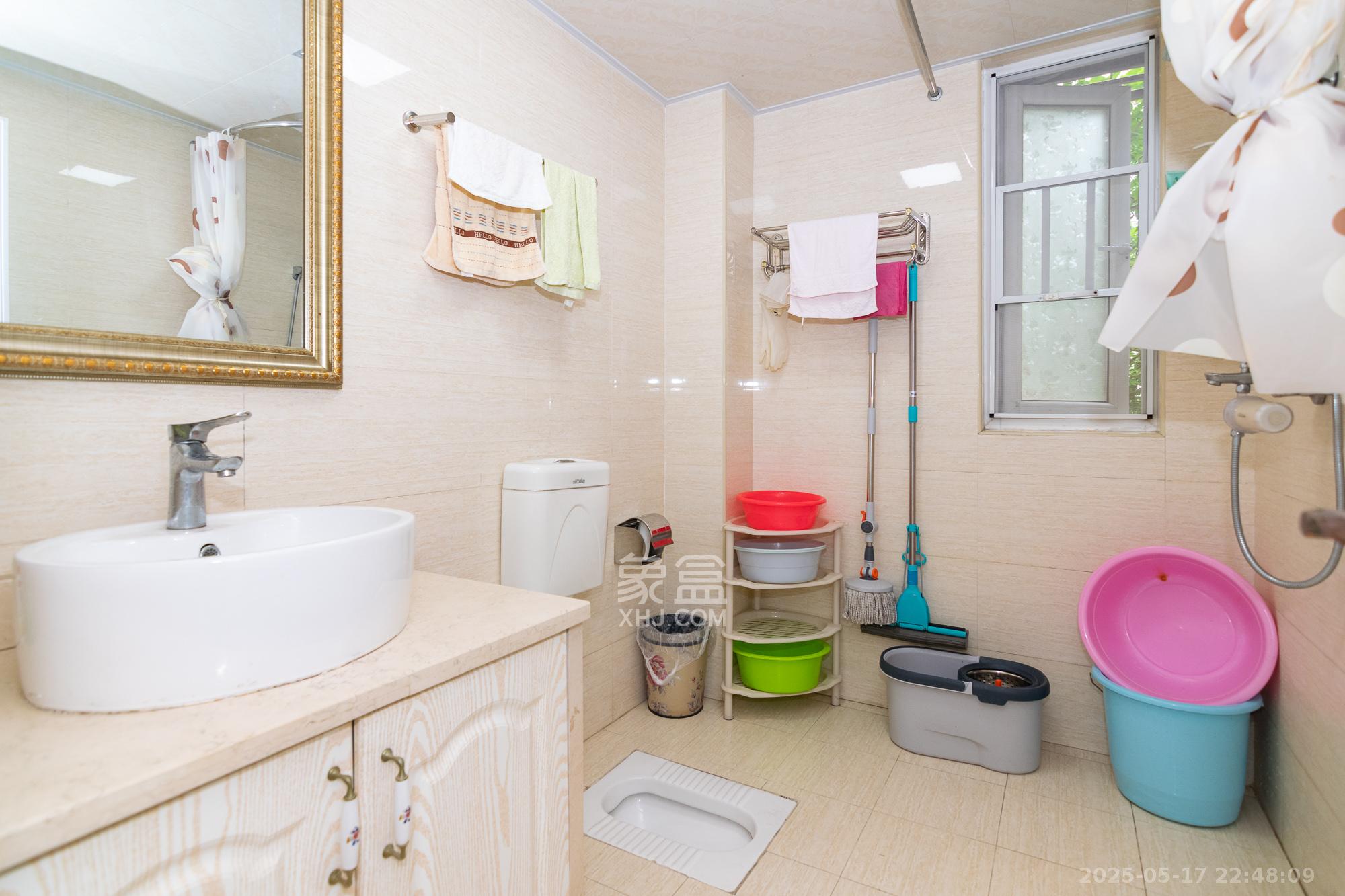 金地三千府(金地湖山樾、金地自在城) 5室2厅3卫 178.0万 金地三千府(金地湖山樾、金地自在城) 5室2厅3卫 178.0万卫生间