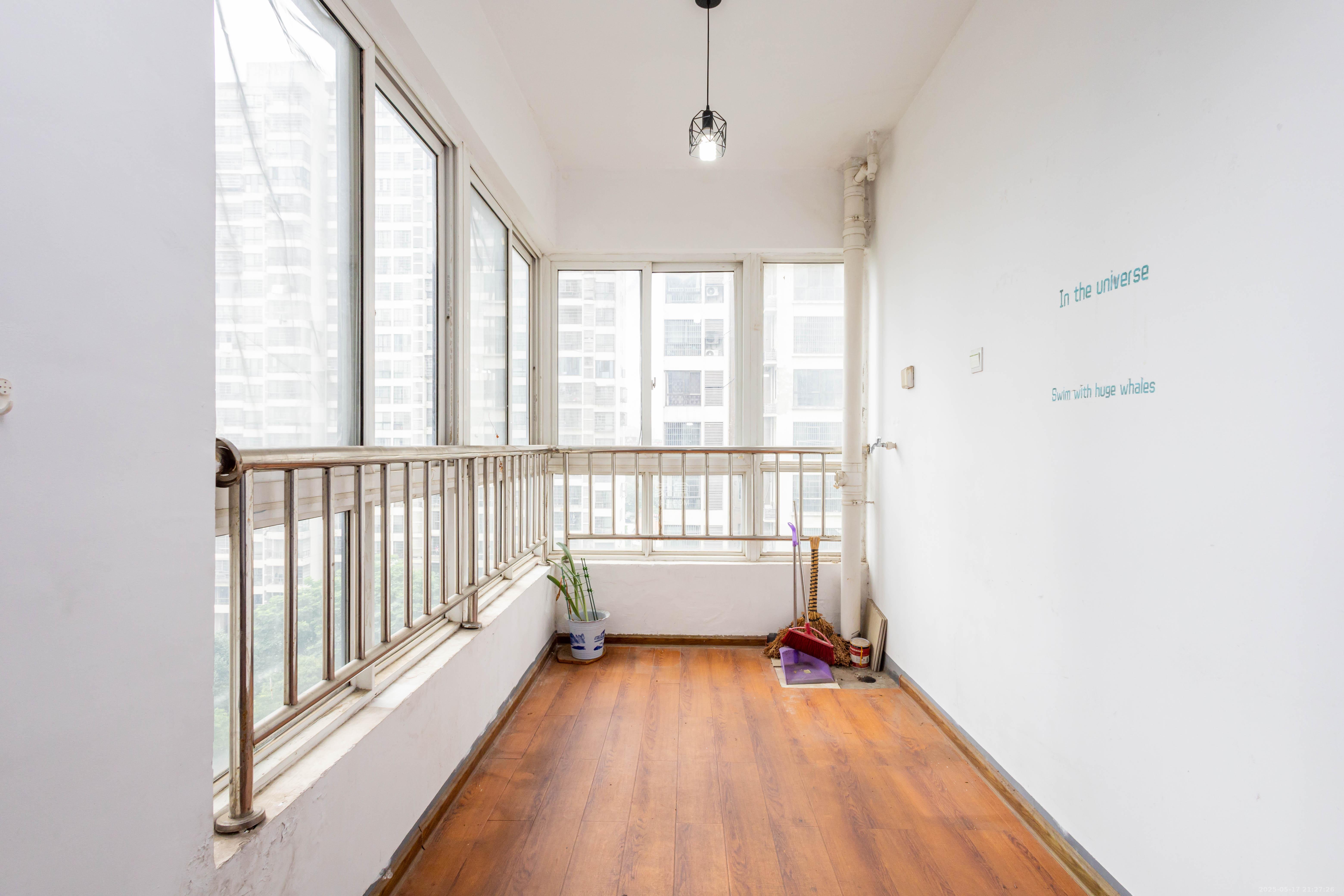 星城福邸(雄天朗郡)  3室2厅2卫    95.0万 星城福邸(雄天朗郡)  3室2厅2卫    95.0万卧室