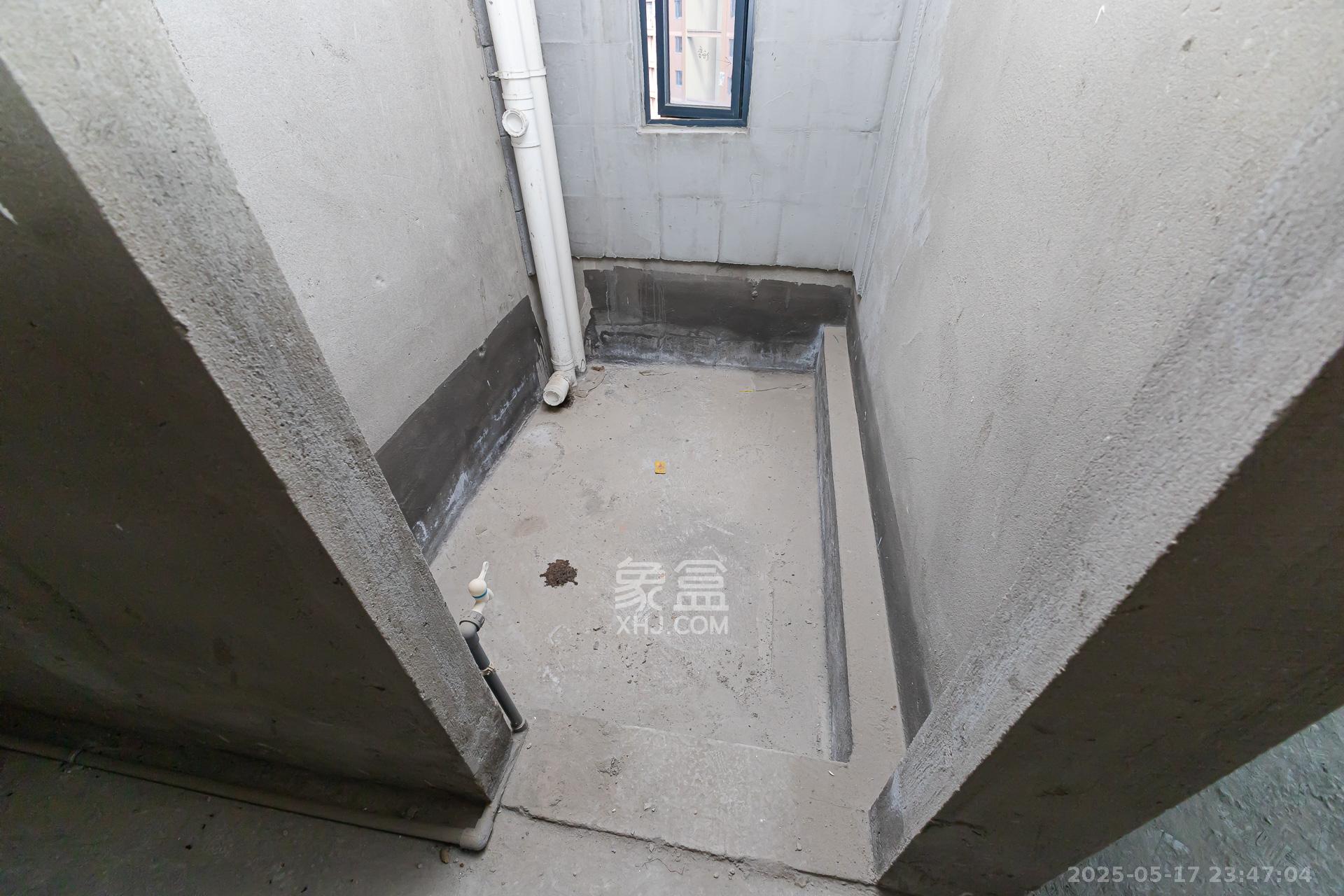 珠江东方明珠（新地东方明珠）三期  3室2厅2卫   70.00万卫生间