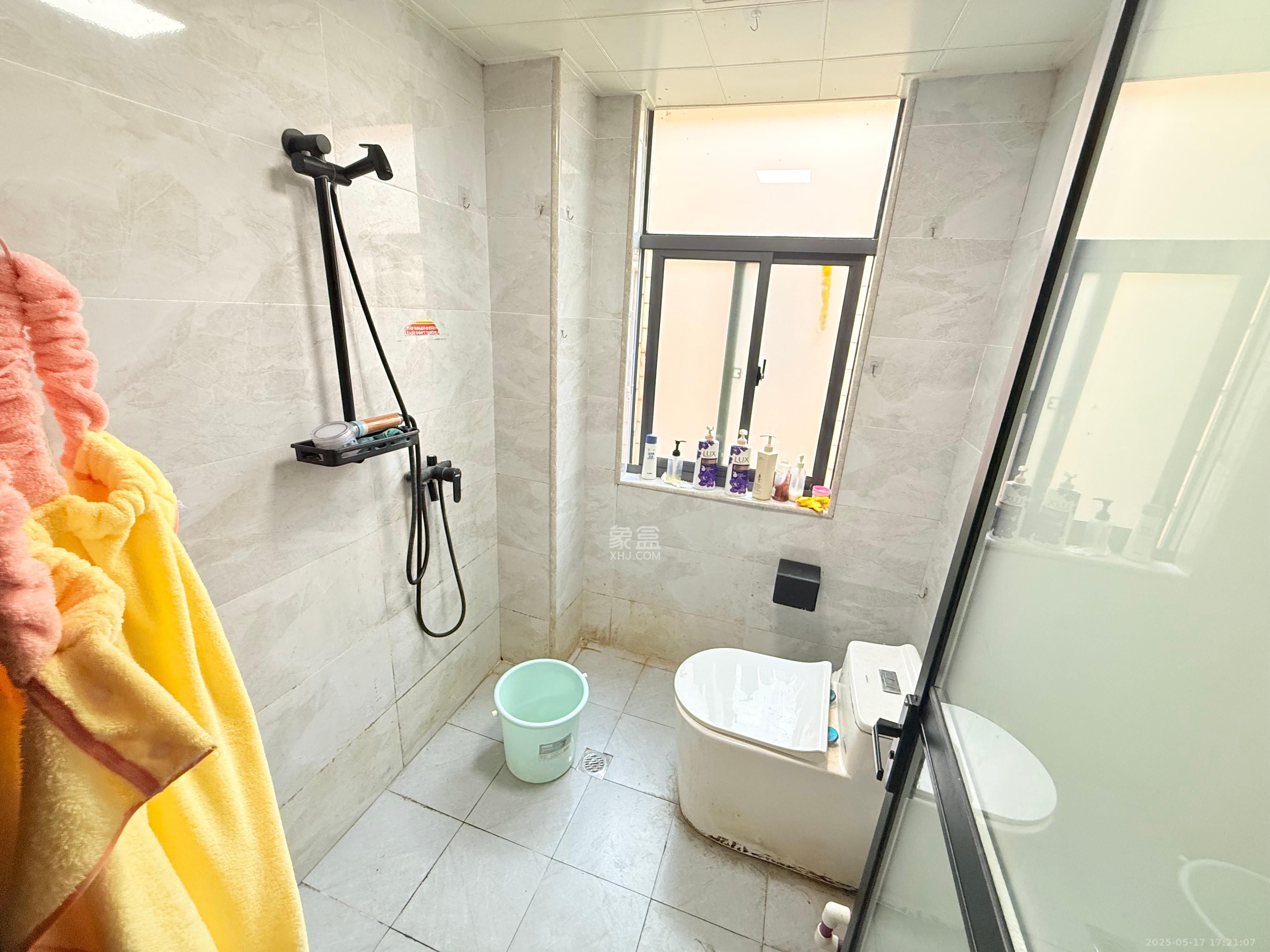 汇源大厦 3室1厅1卫 4200.0元/月 汇源大厦 3室1厅1卫 4200.0元/月室内图