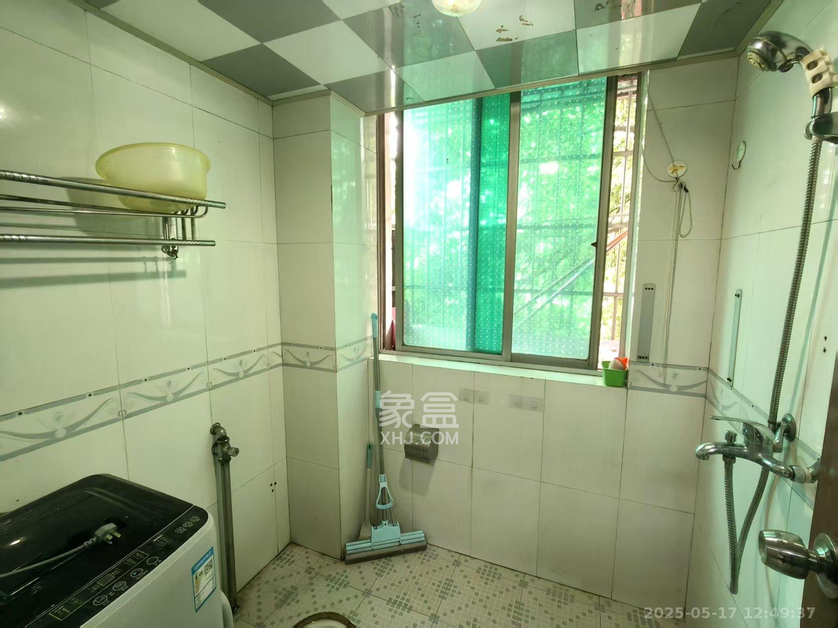 中南汽车世界 1室1厅1卫 1000.0元/月 中南汽车世界 1室1厅1卫 1000.0元/月室内图