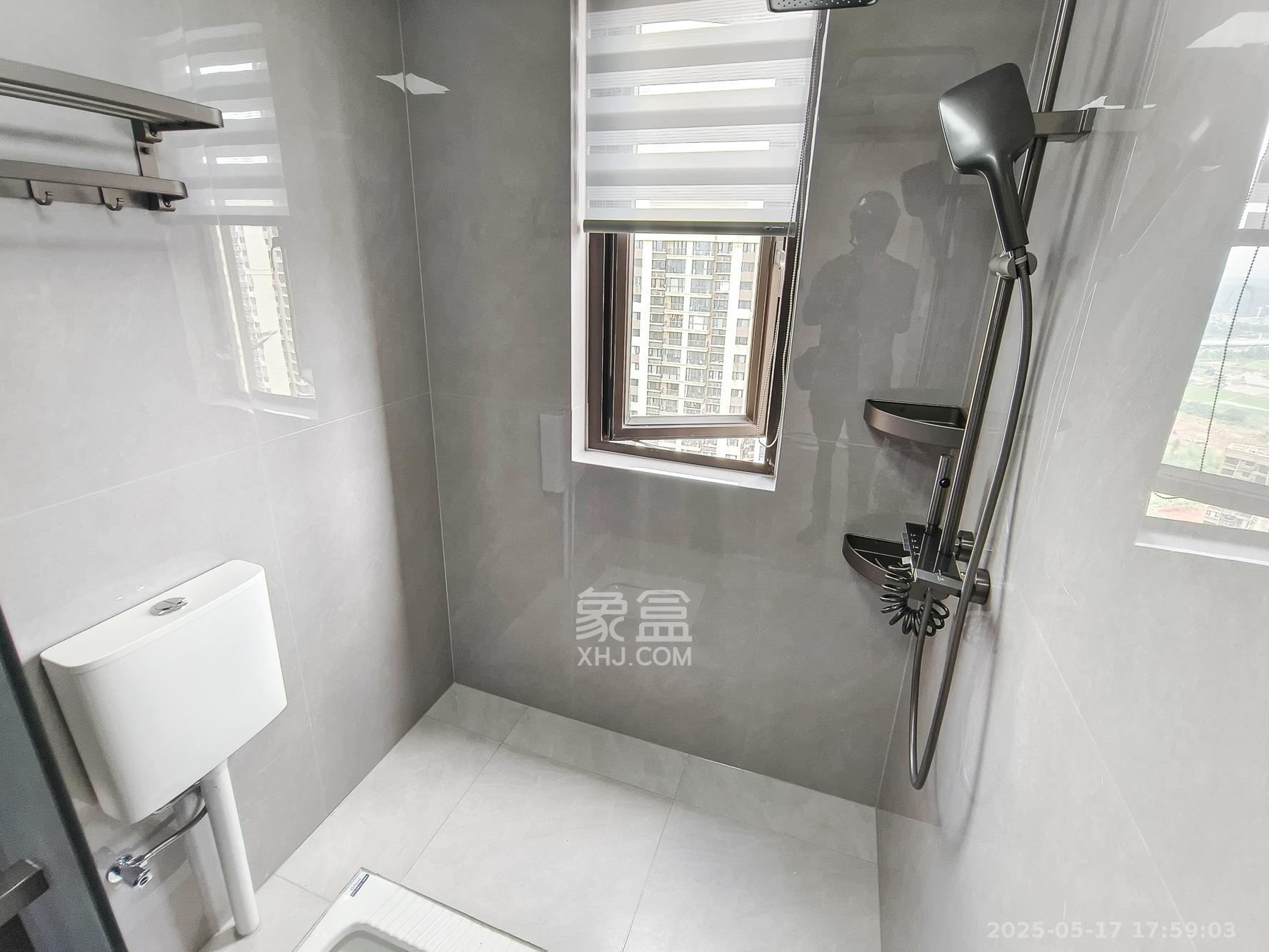 保利香槟国际 4室2厅2卫 99.8万 保利香槟国际 4室2厅2卫 99.8万卫生间