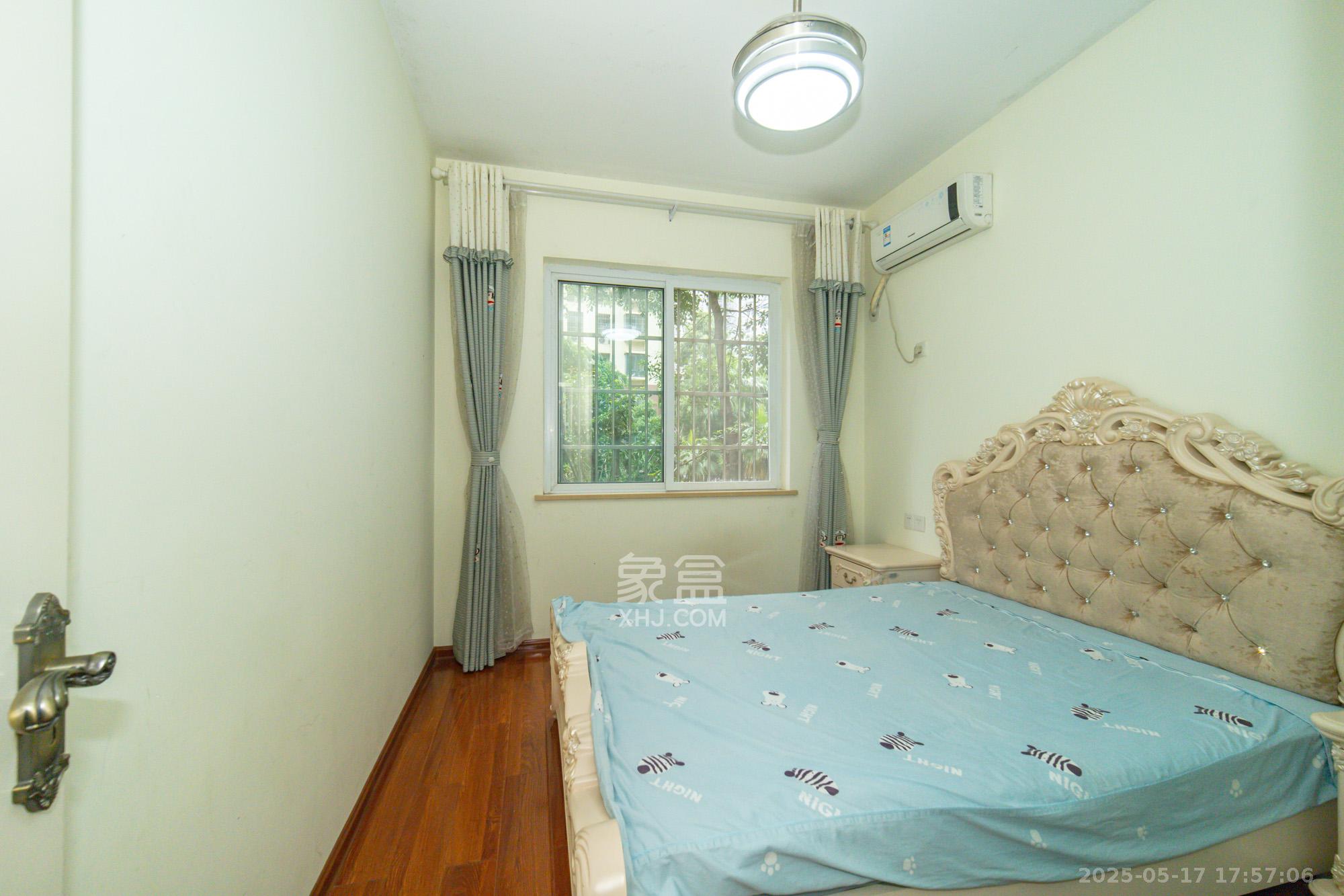 楚天世纪城东苑 3室2厅1卫 76.0万 楚天世纪城东苑 3室2厅1卫 76.0万卧室